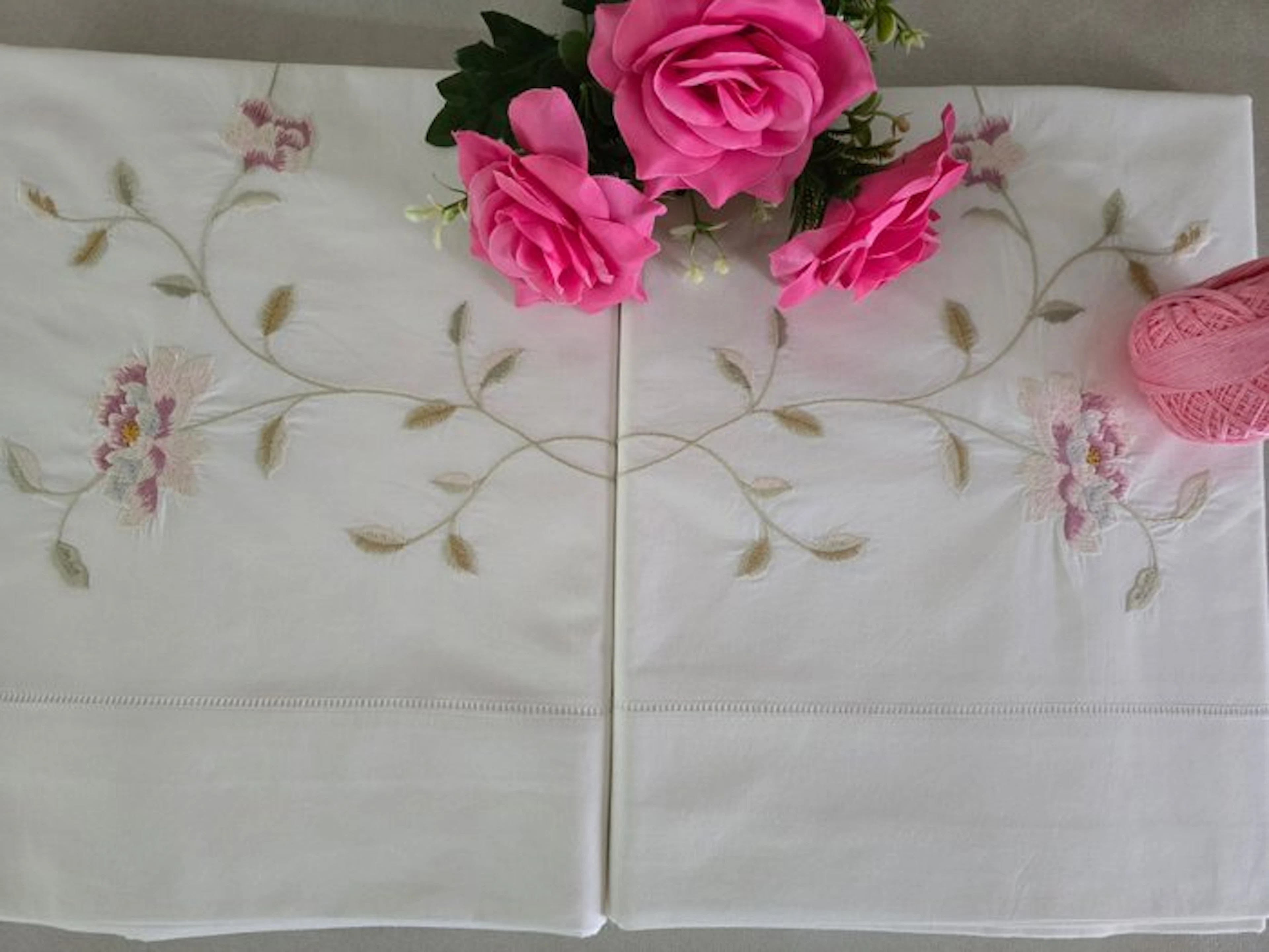 Set Lenzuola ricamate in puro cotone percalle Ricamo in...