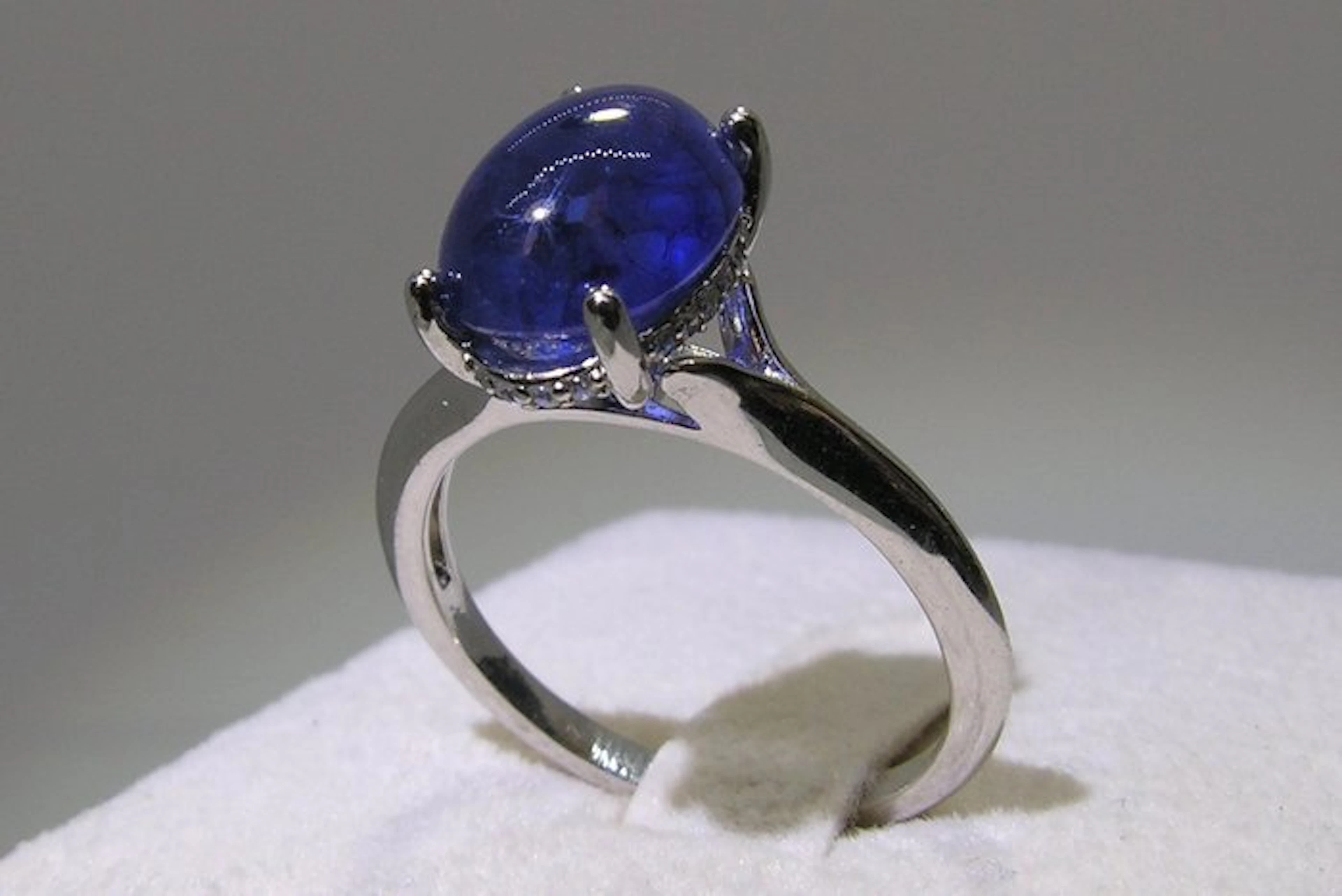 Sapphire Ring - Height: 28.5 mm - Width: 21.1 mm- 3.3 g - (1)