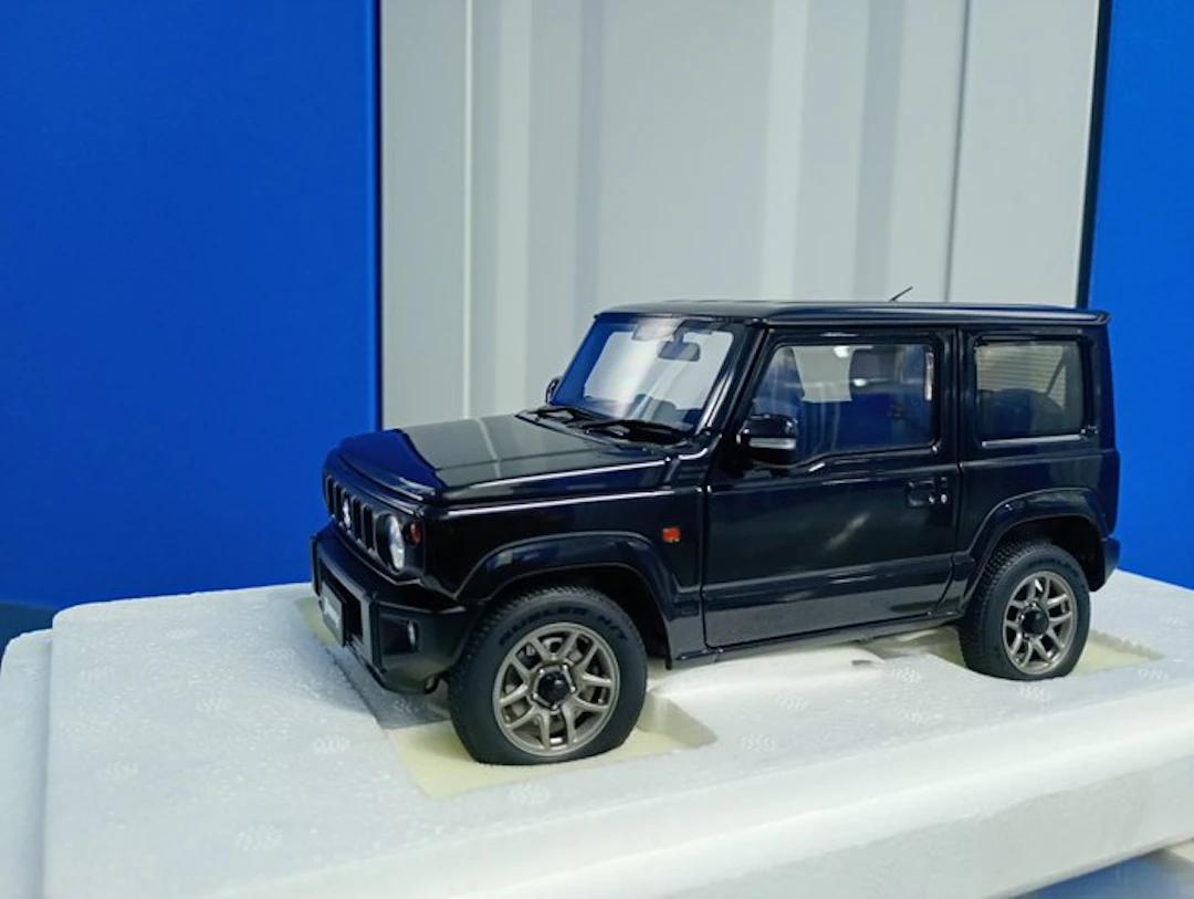 Autoart 1:18 - Model race car - Suzuki Jimny (JB64)
