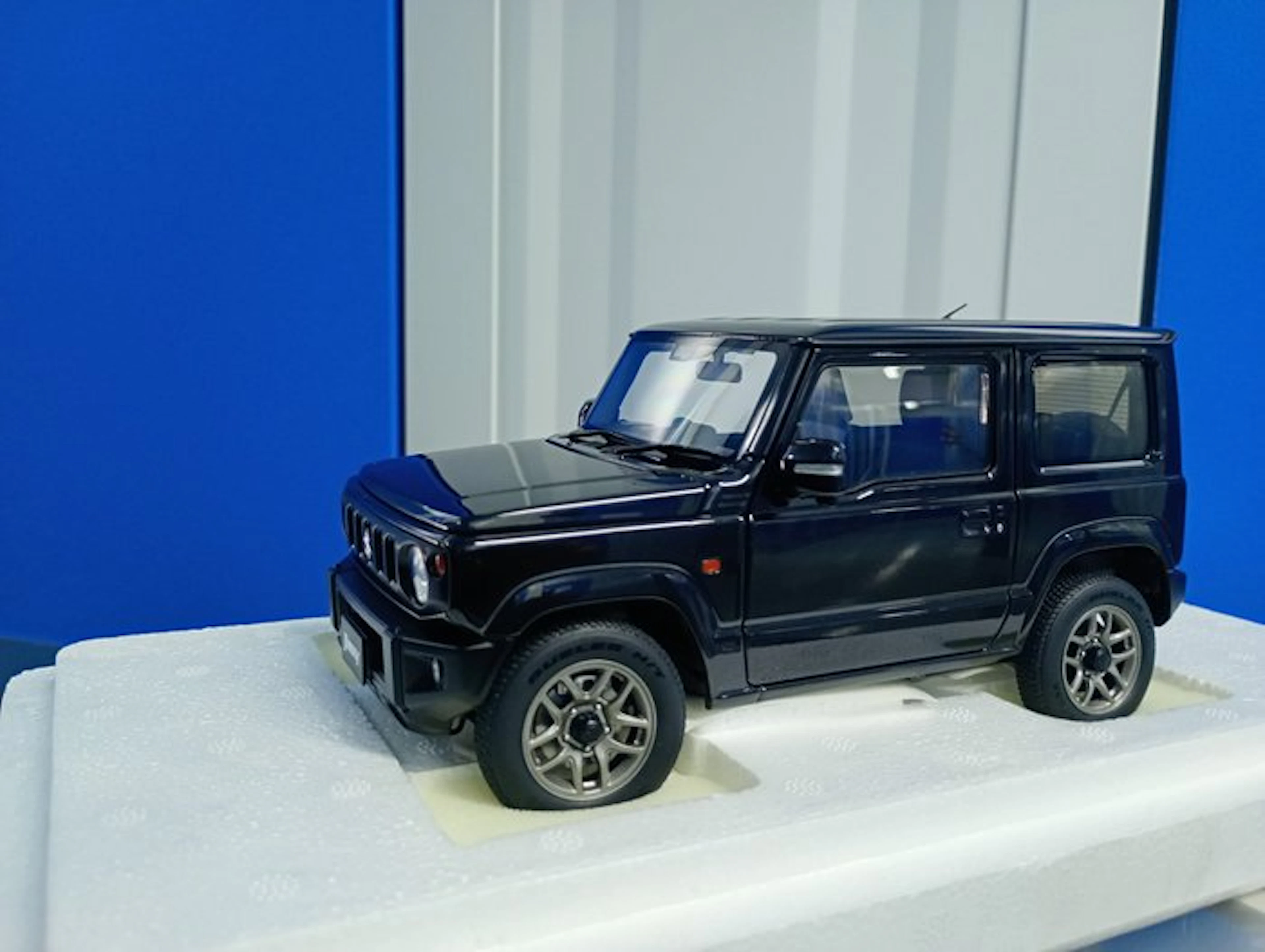 Autoart 1:18 - Model race car - Suzuki Jimny (JB64)