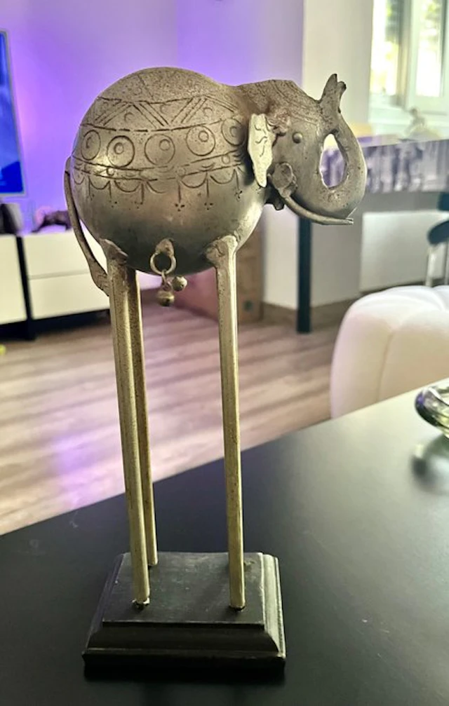Statue, Elefante con aspiraciones - 45 cm - Steel - 1971