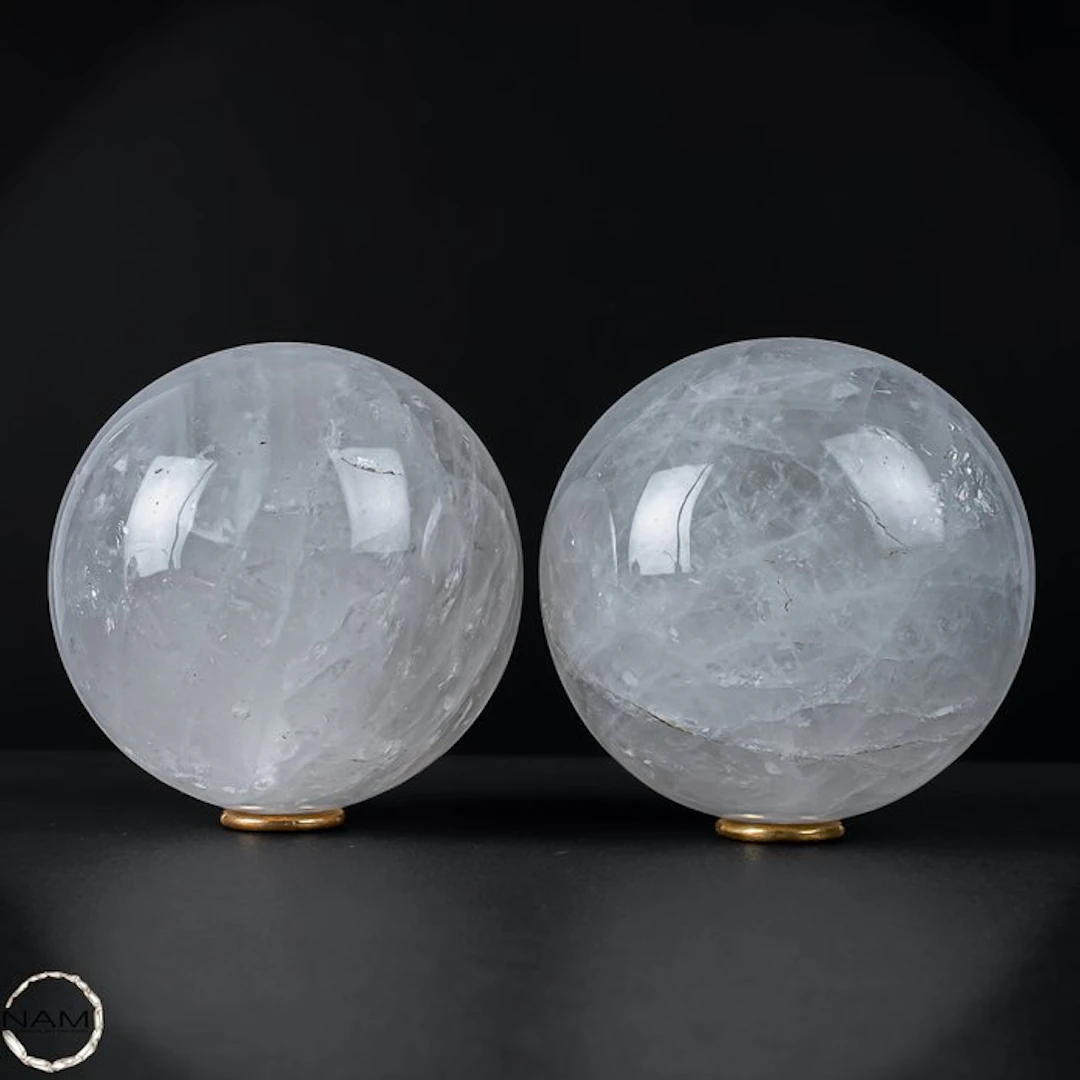 Lemurian Quartz – Fascinating crystal balls with natural...