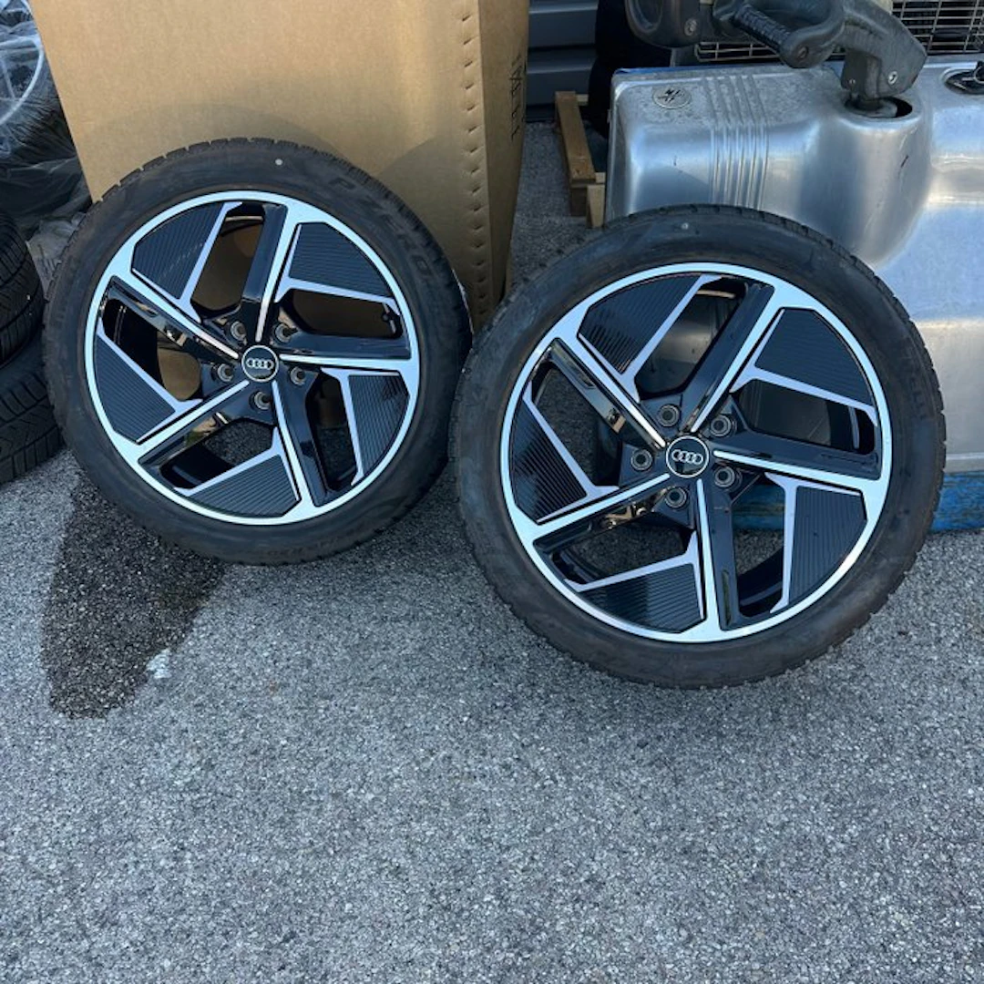 Boots - Audi - Cerchio design 5 razze asimmetriche