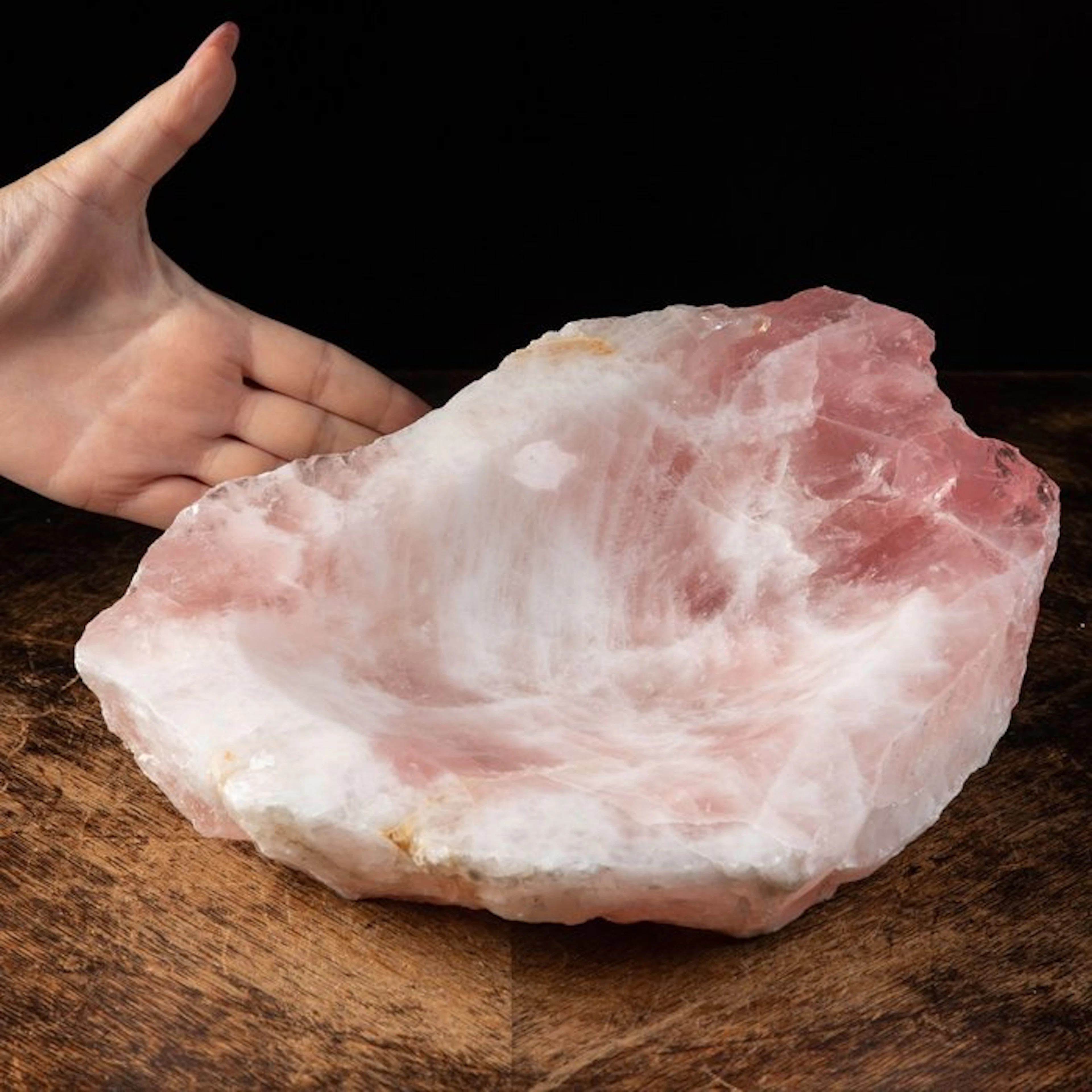 Wonderful Storage Box In Rose Quartz - Height: 259 mm - Width: 210 mm- 4393 g