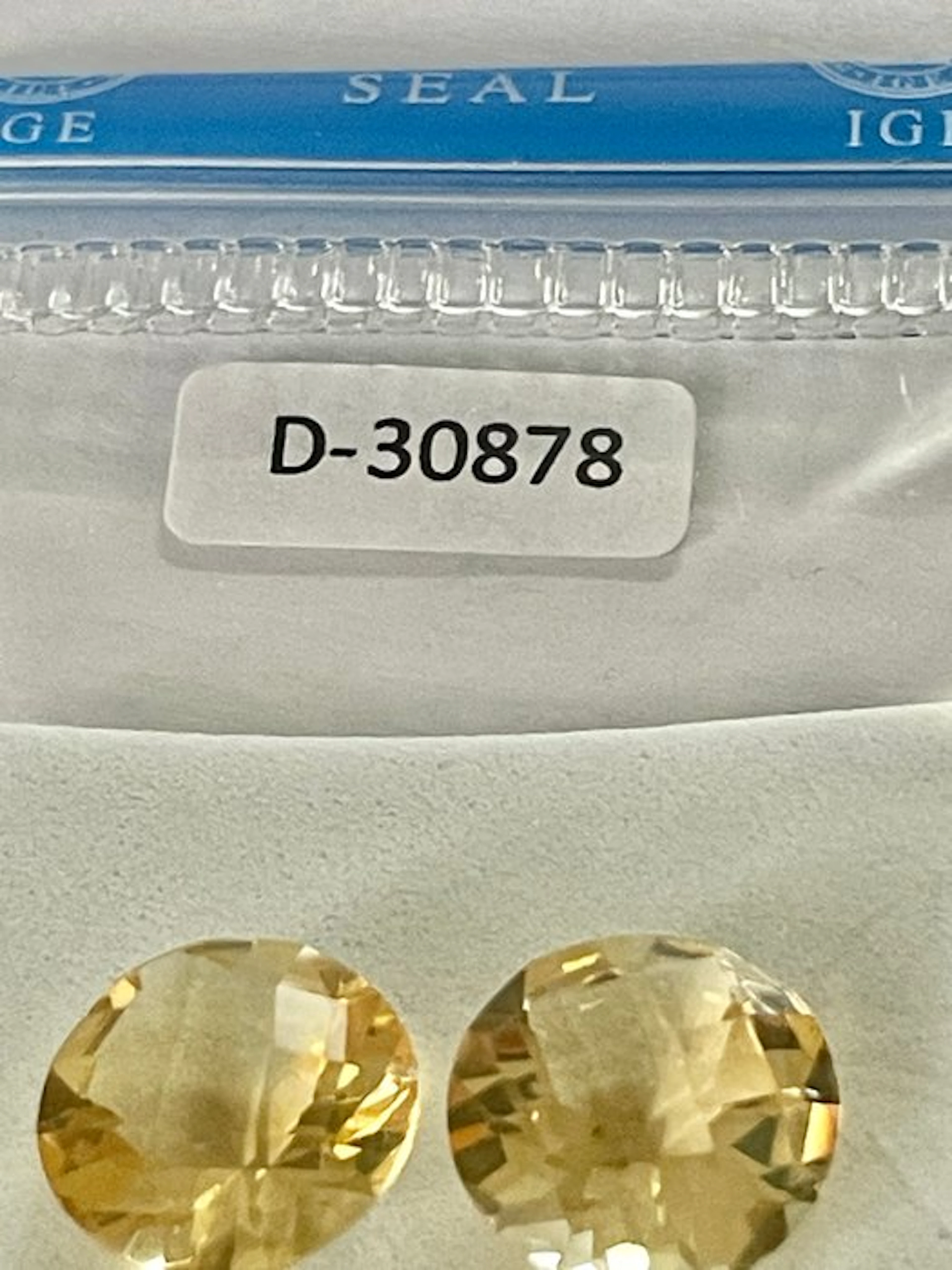 No reserve price - 2 pcs Yellow Citrine - 12.23 ct...