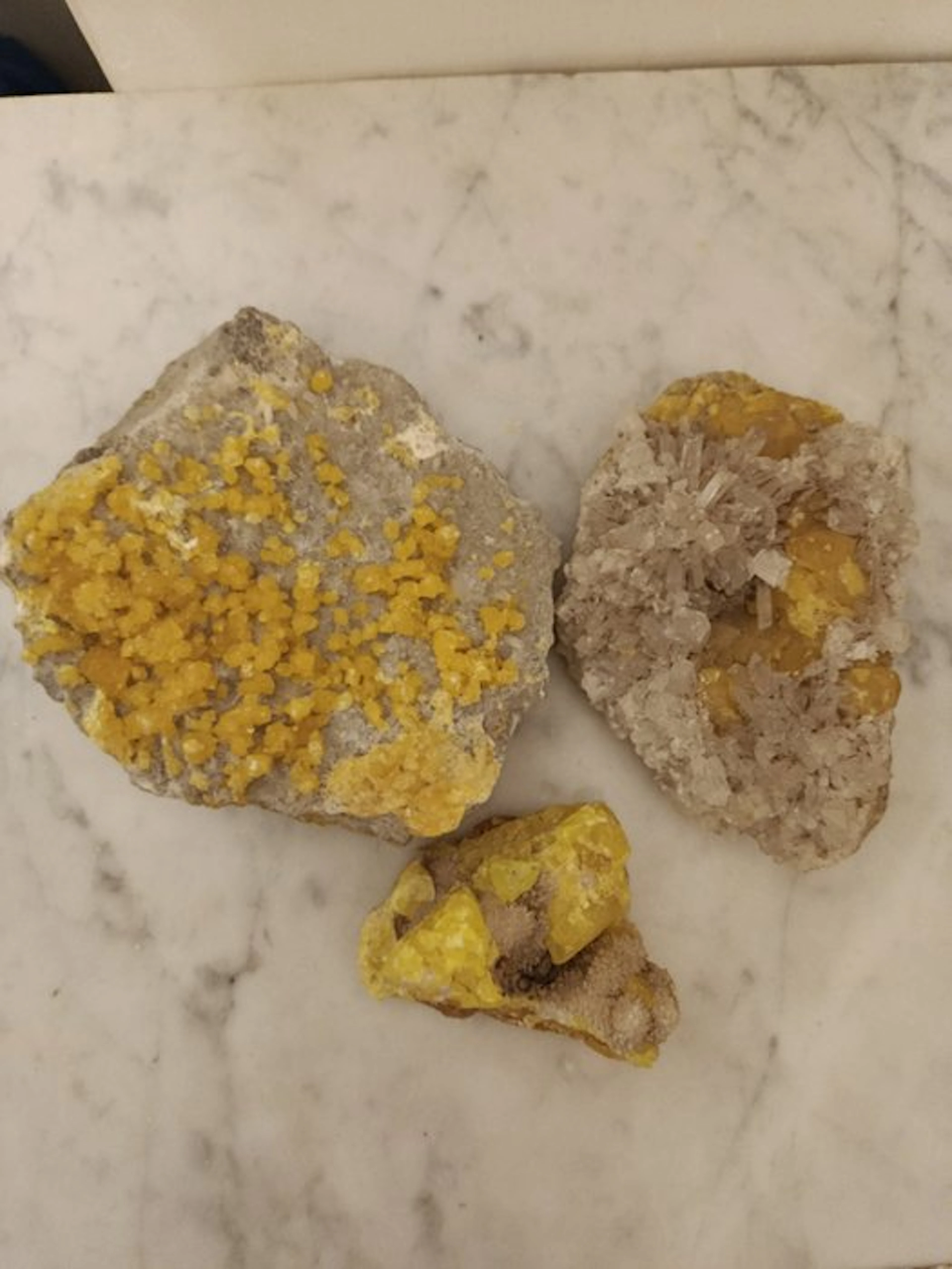 Sulfur Lot of various items - Height: 10 cm - Width: 12 cm- 750 g - (3)