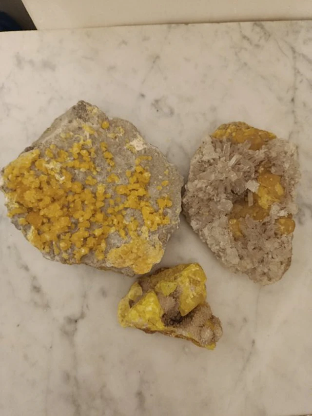 Sulfur Lot of various items - Height: 10 cm - Width: 12 cm- 750 g - (3)