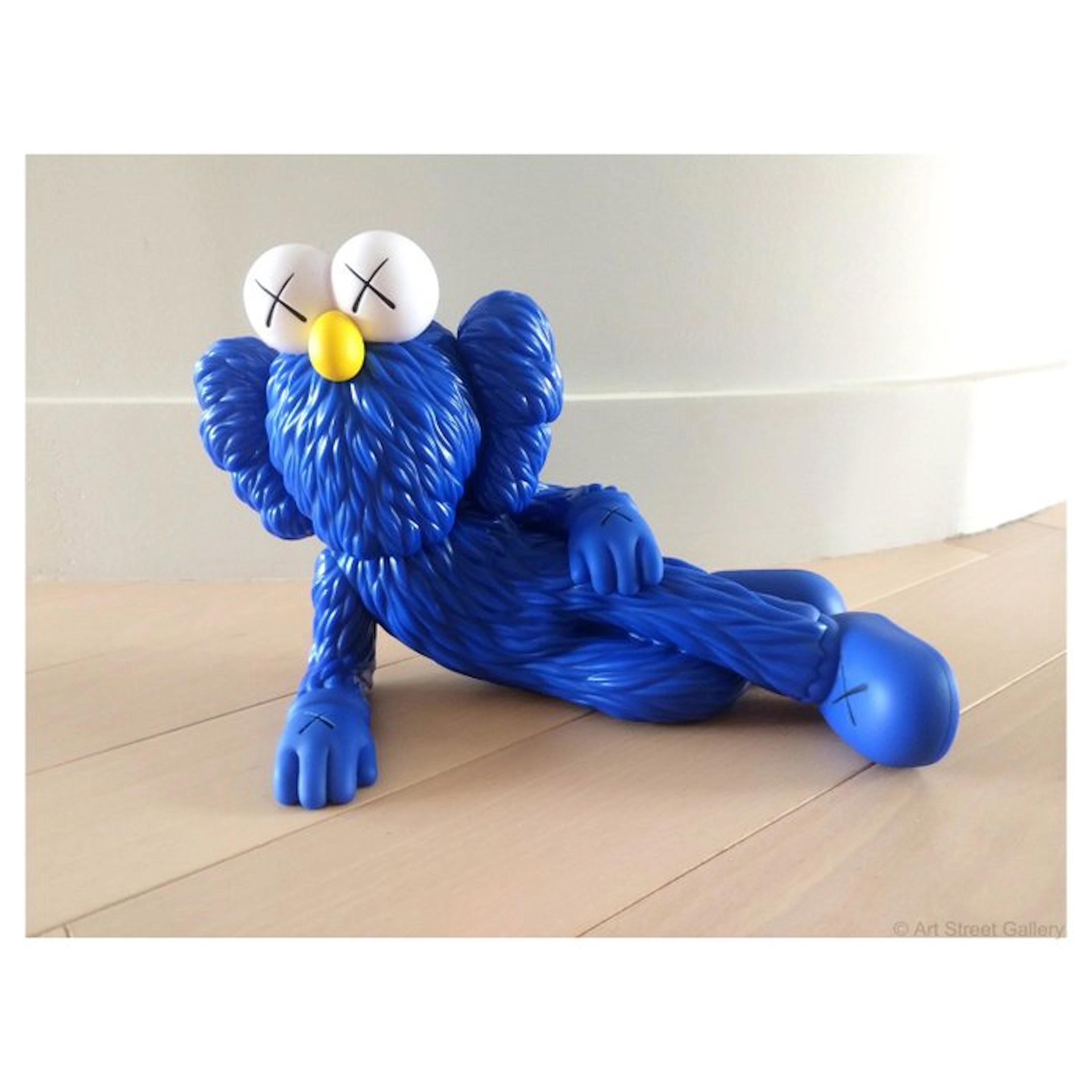 Kaws (1974) - Time Off (Blue) · Neuf