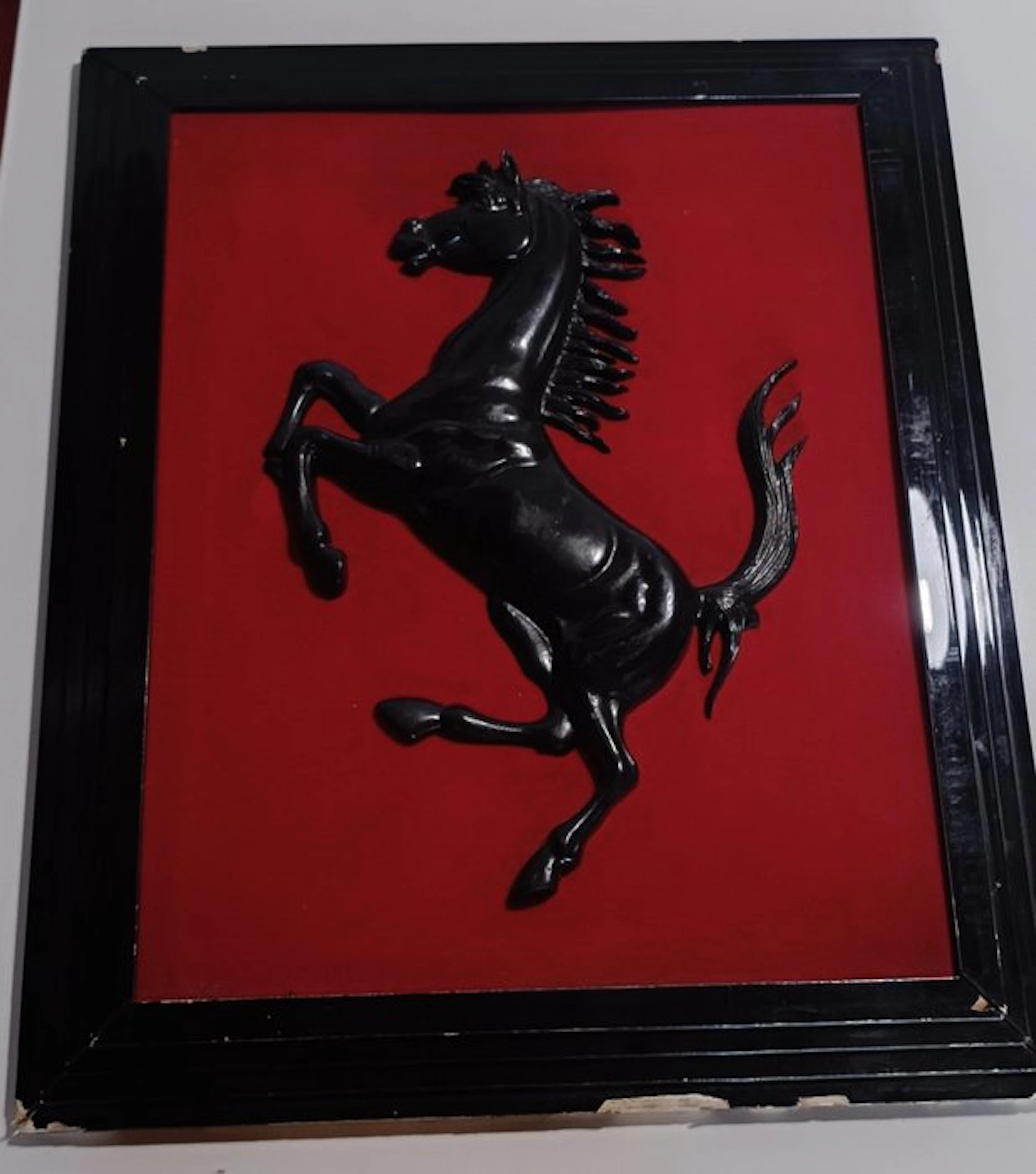 Ferrari - Relief, Cavallo Rampante - 50 cm - Resin, Wood, Fabric