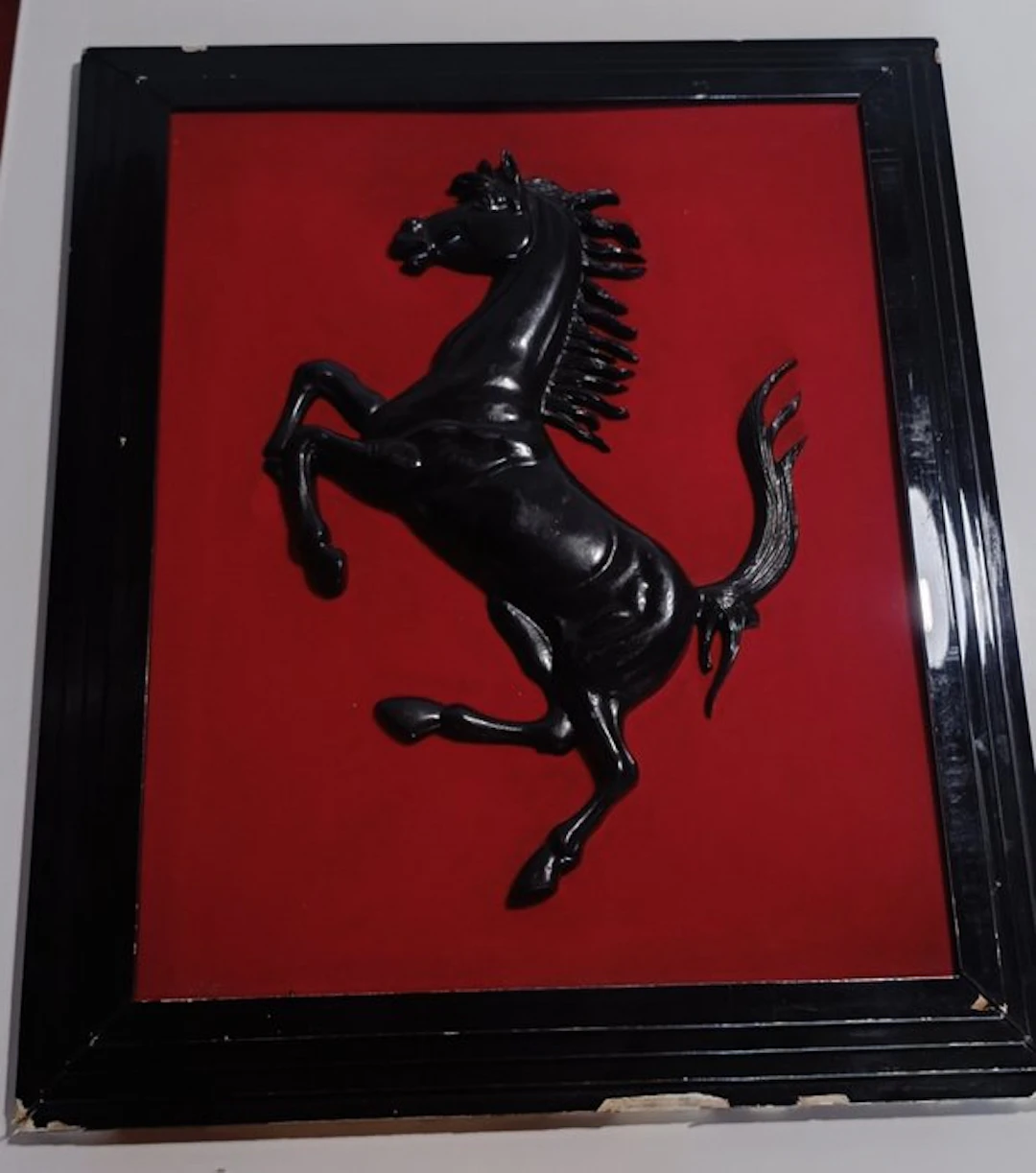 Ferrari - Relief, Cavallo Rampante - 50 cm - Resin, Wood, Fabric