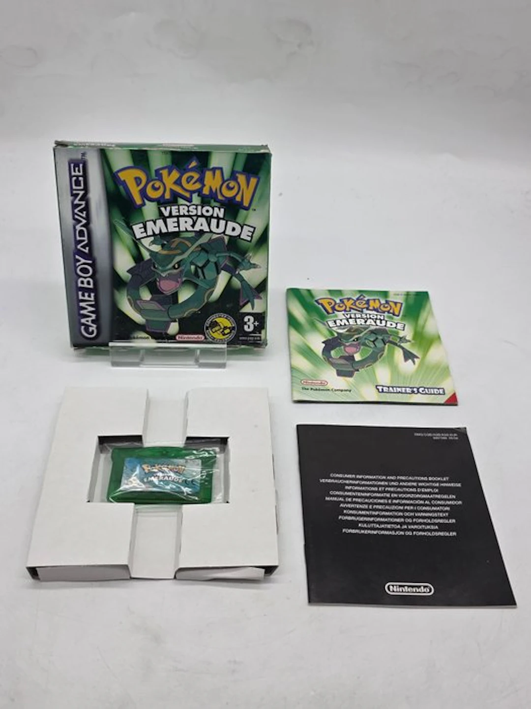 Nintendo - Gameboy Advance - Pokémon Emerald Version...