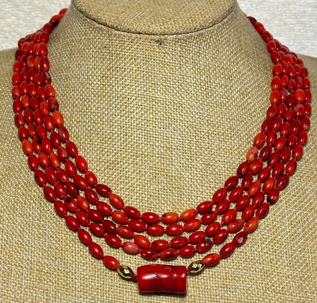 Natural red coral with red coral from the Mediterranean