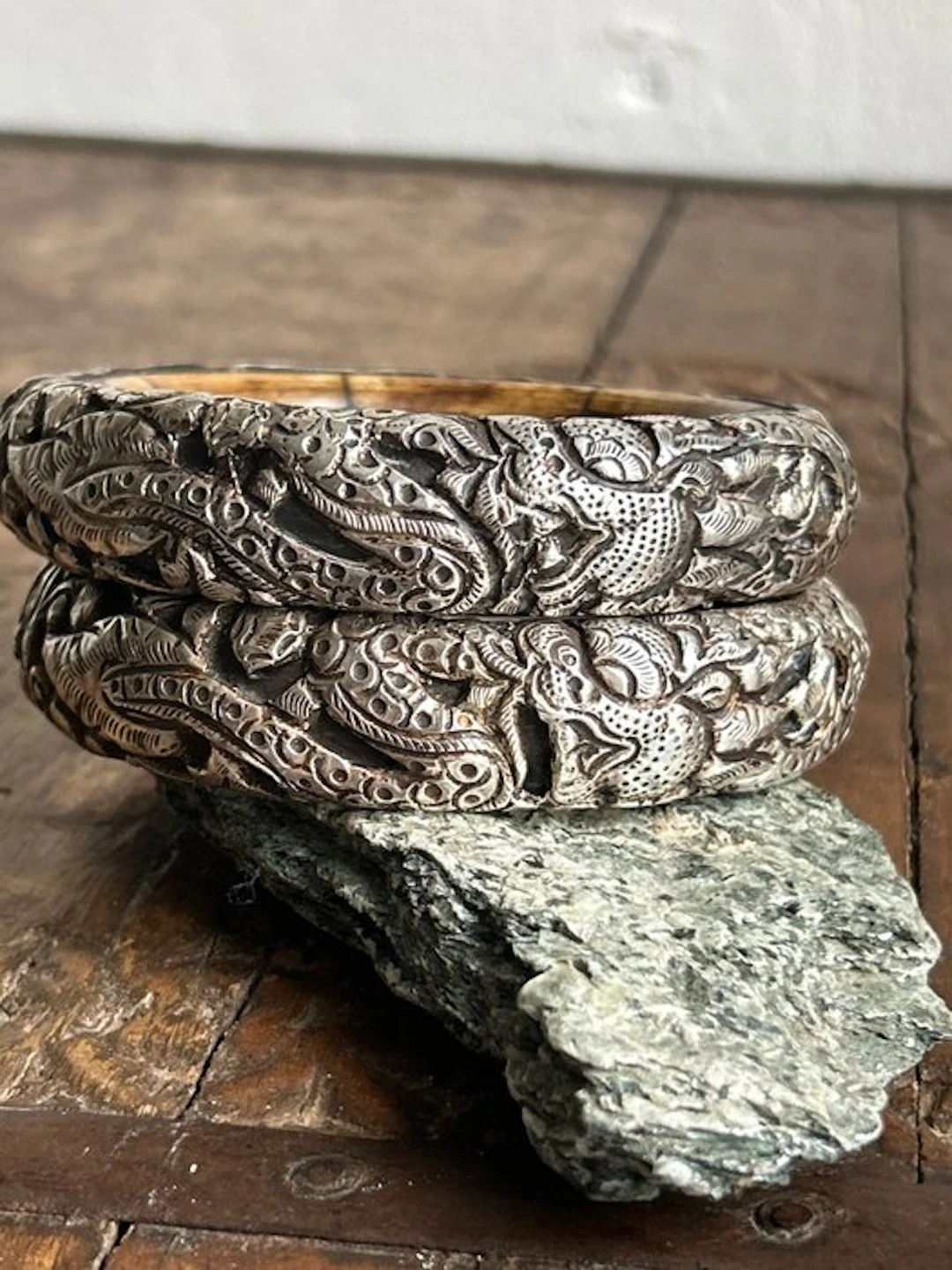 Silver, bone - Bracelet - Dragons Newar art