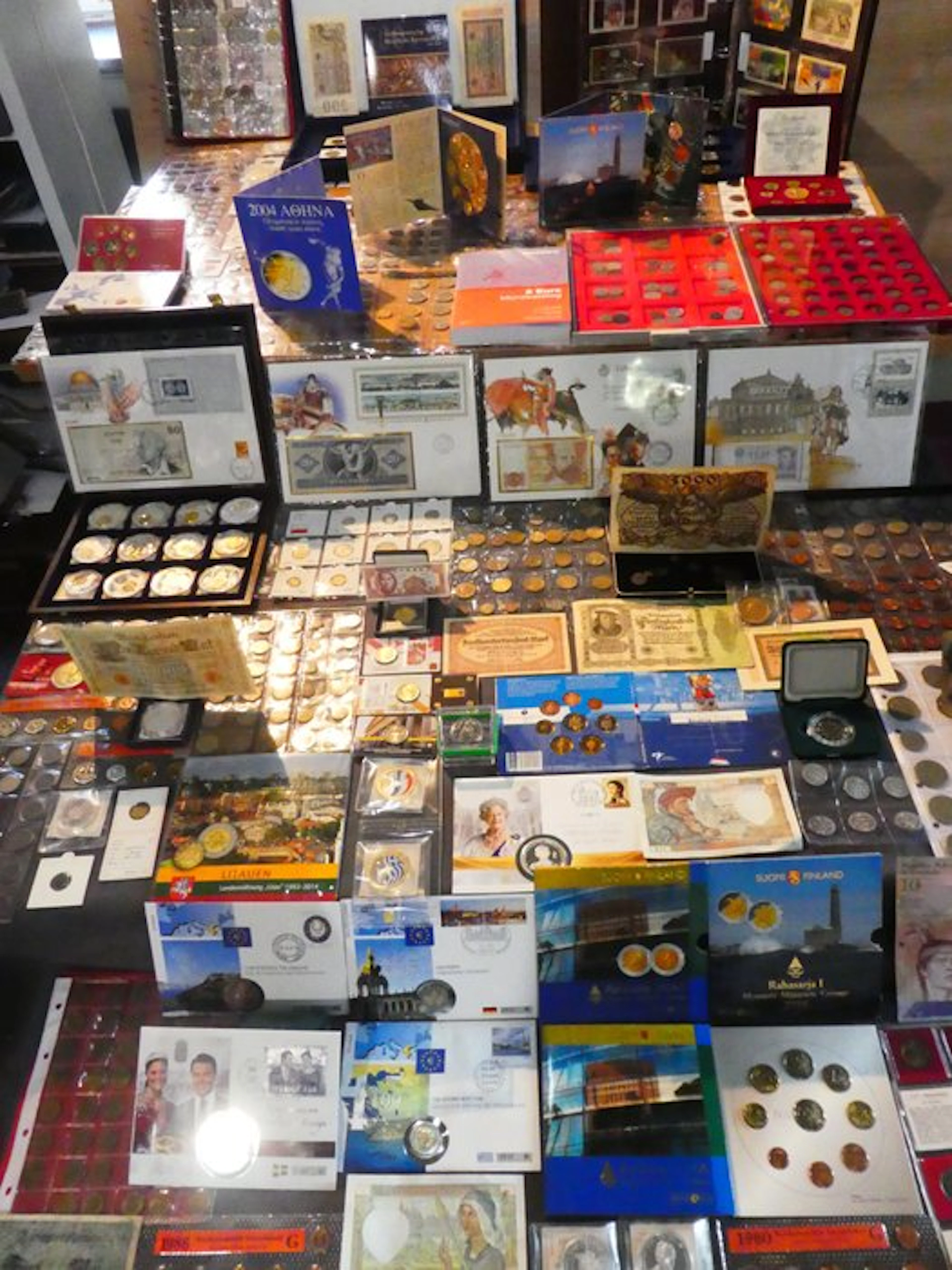 Europe. Collection of coins/banknote/medals/euro inkl