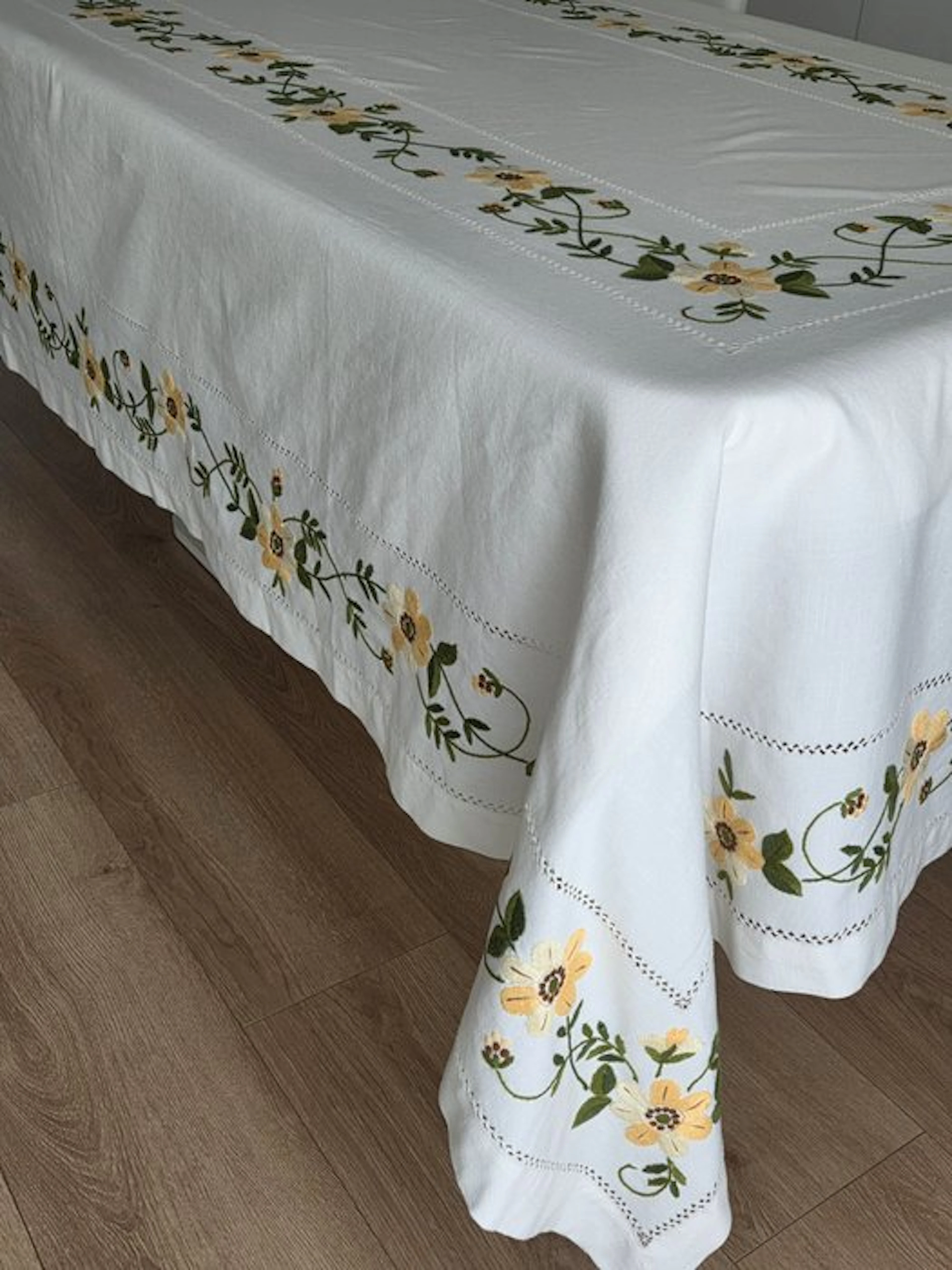 Tablecloth - 264 cm - 172 cm