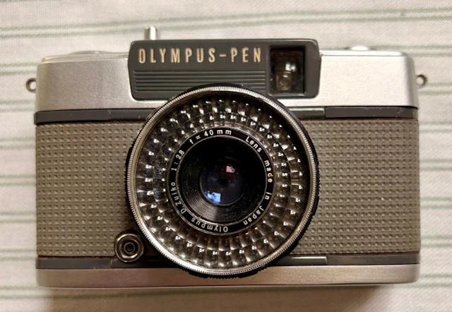 Olympus EES-2 Half-frame camera