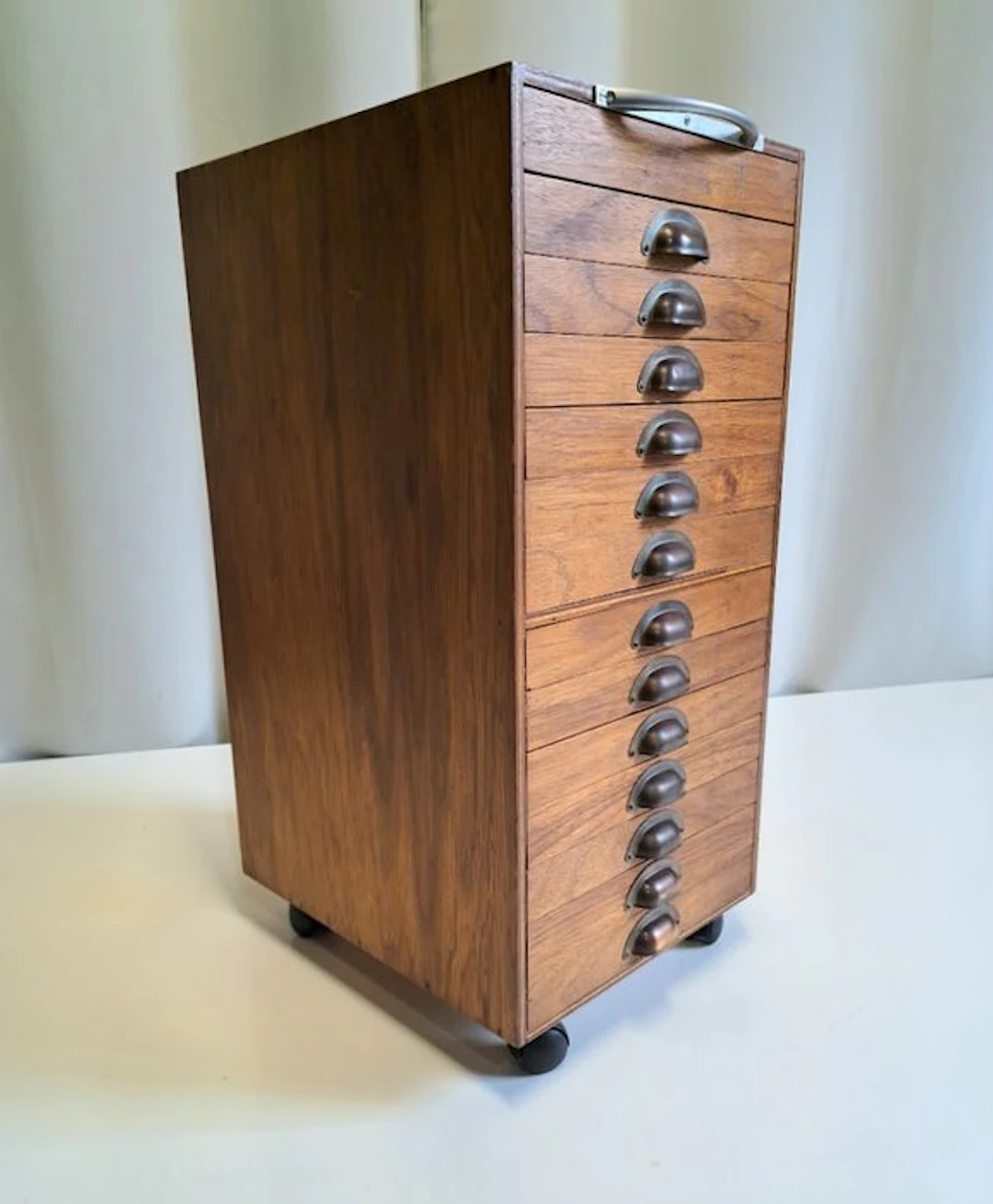 Chest of drawers - Mobile filing cabinet - Wood, brass