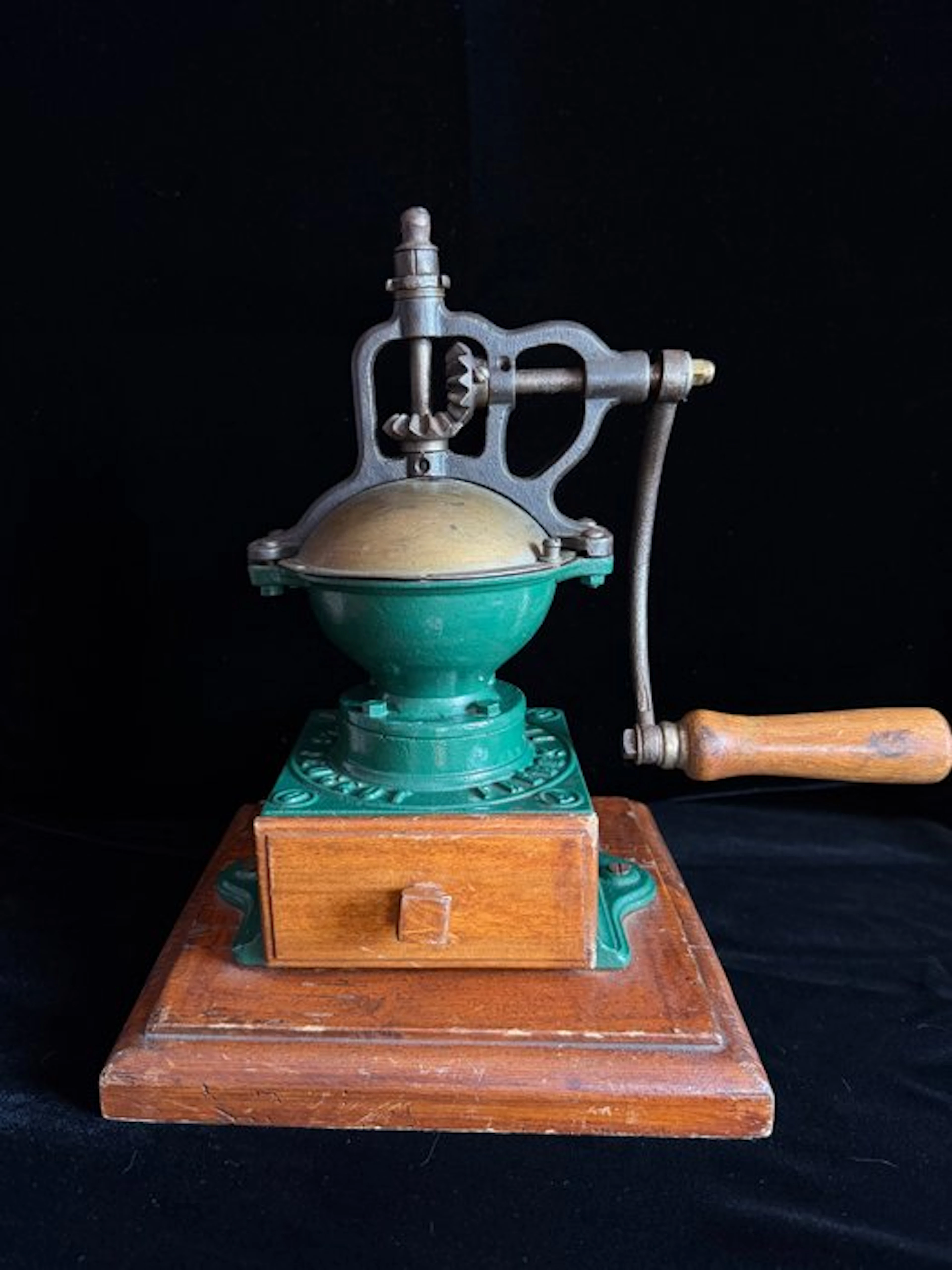 Peugeot Frères - Coffee grinder - Cast iron - Antique Coffee Grinder