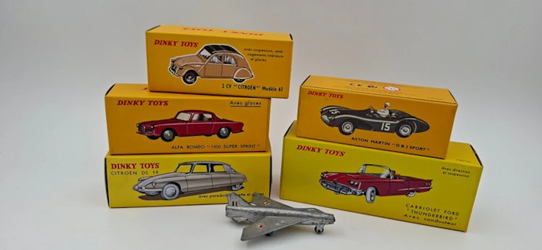 Atlas, Dinky Toys 1:24 - Model car (6) - Cadillac Coupe de Ville