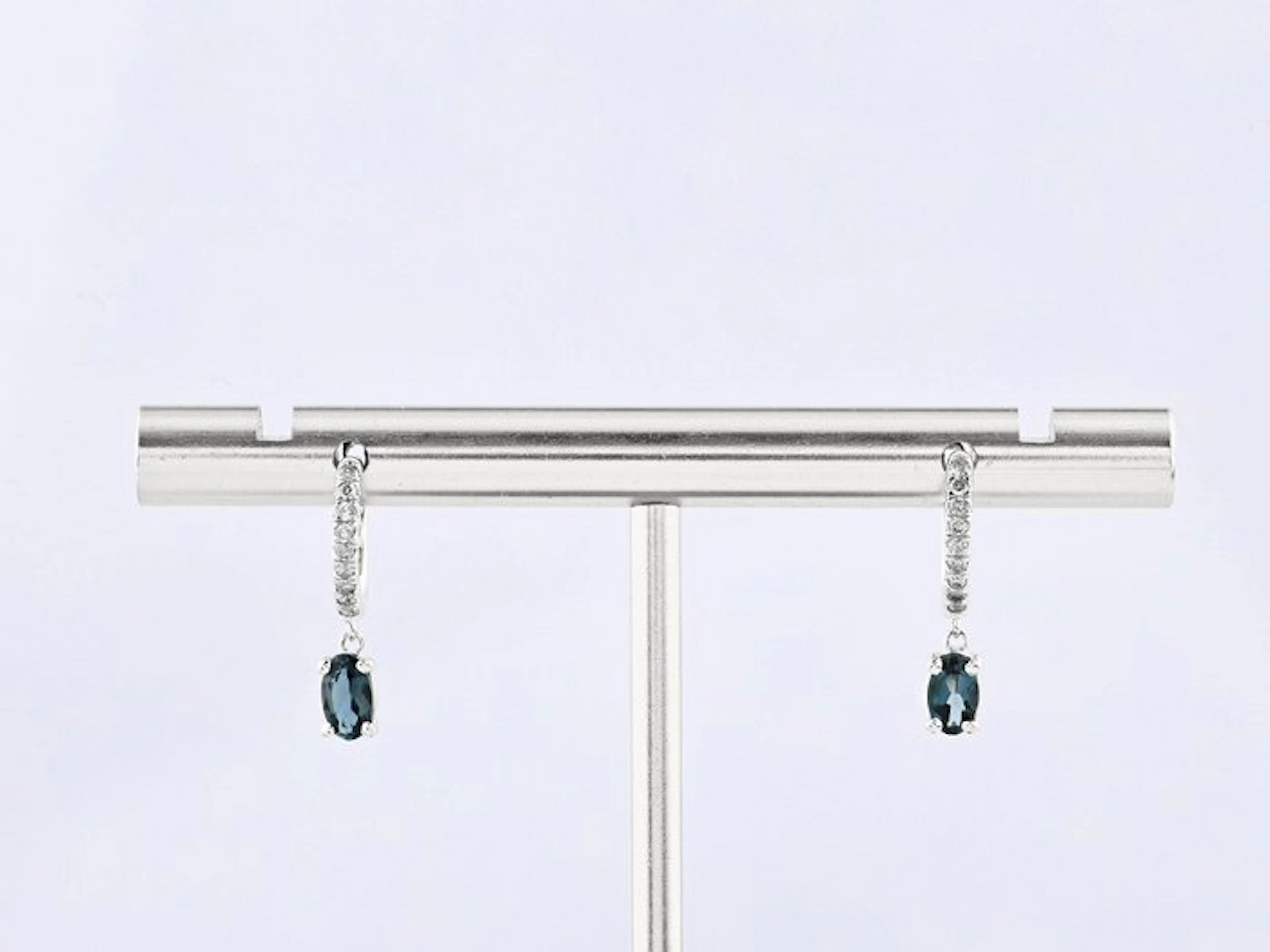 No reserve price - Earrings - 14 kt. White gold - 0.72ct. tw. Topaz - Diamond