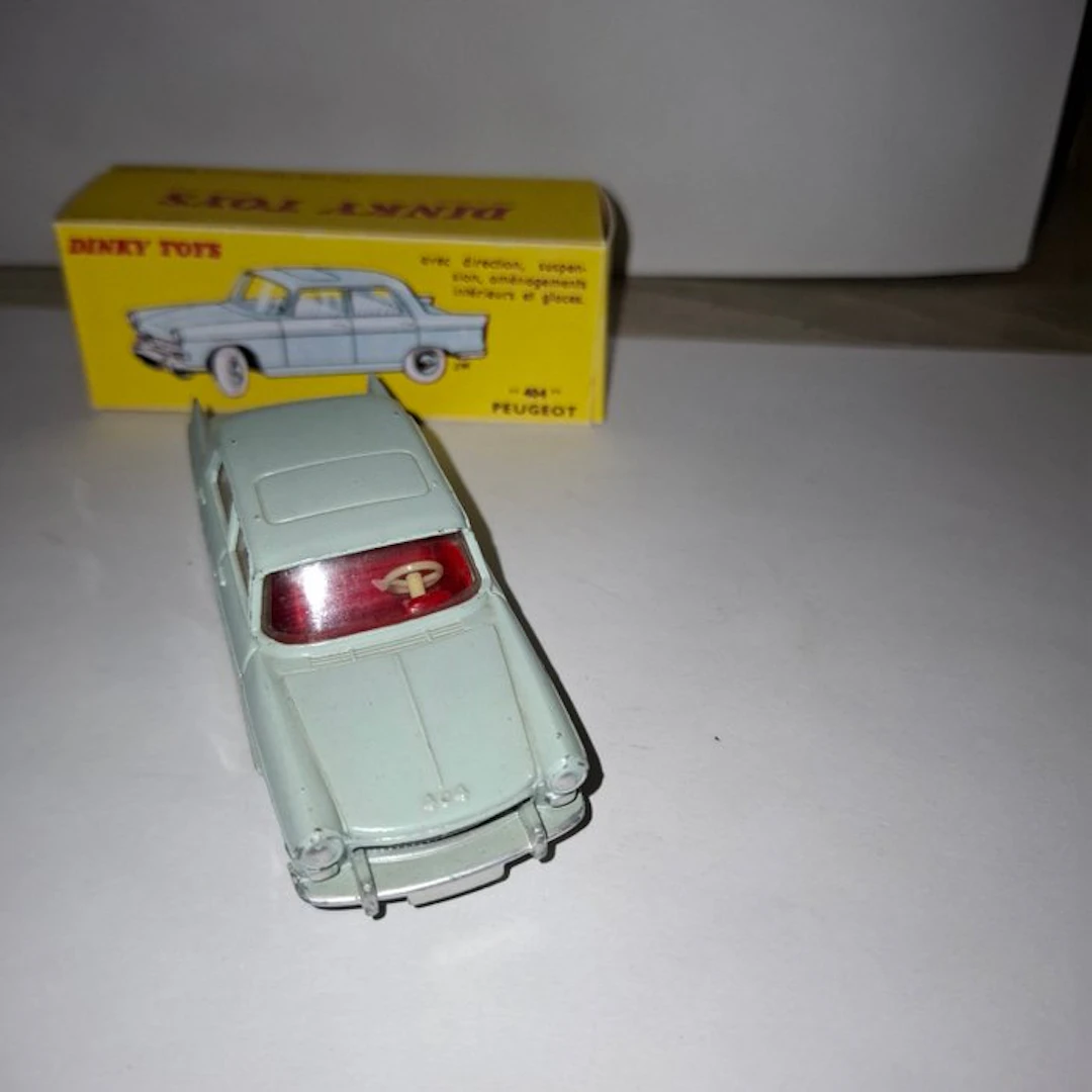 Dinky Toys 1:43 - Model car - Peugeot 404