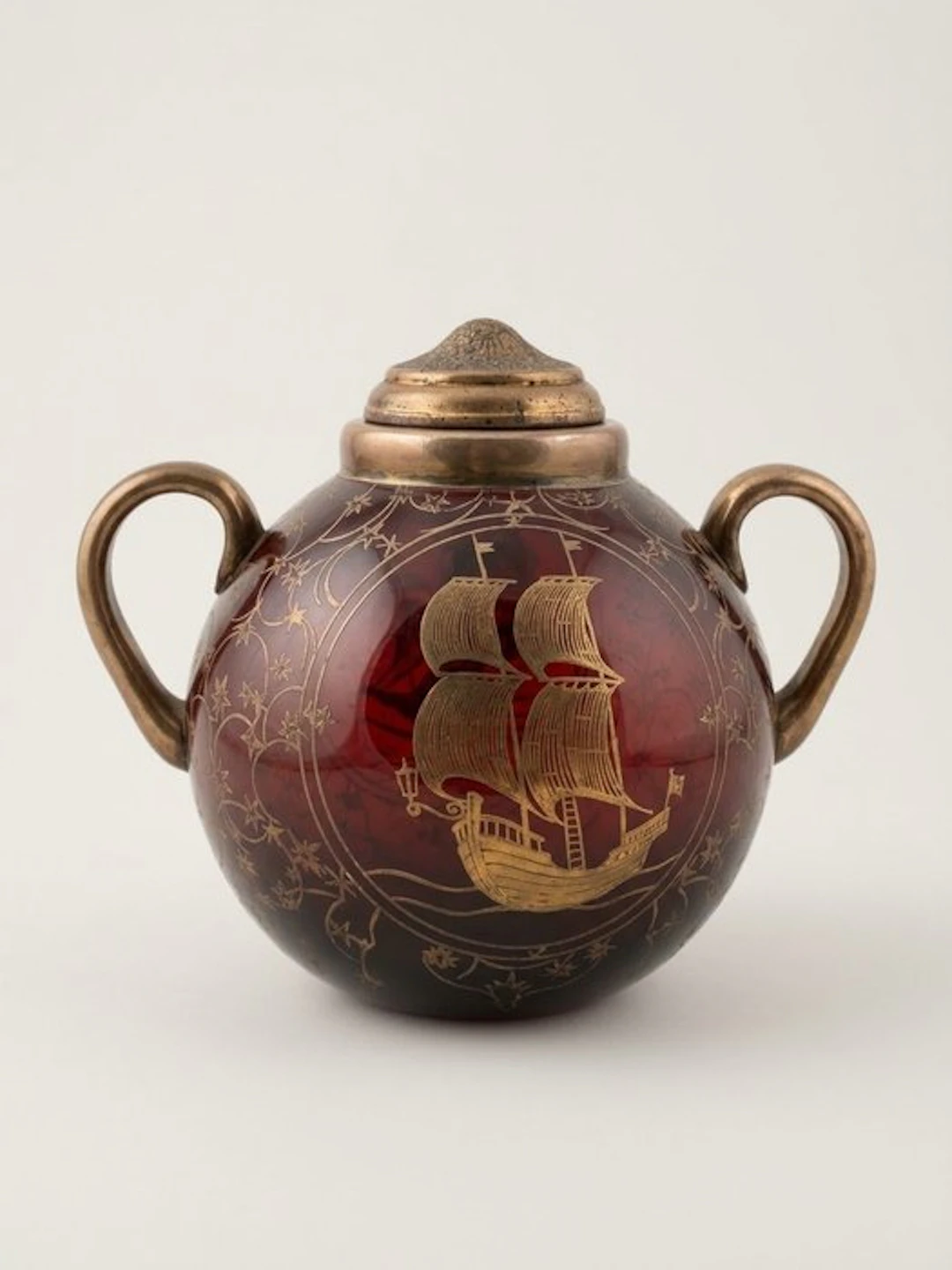 Lidded vase - Glass - Glass with a caravel
