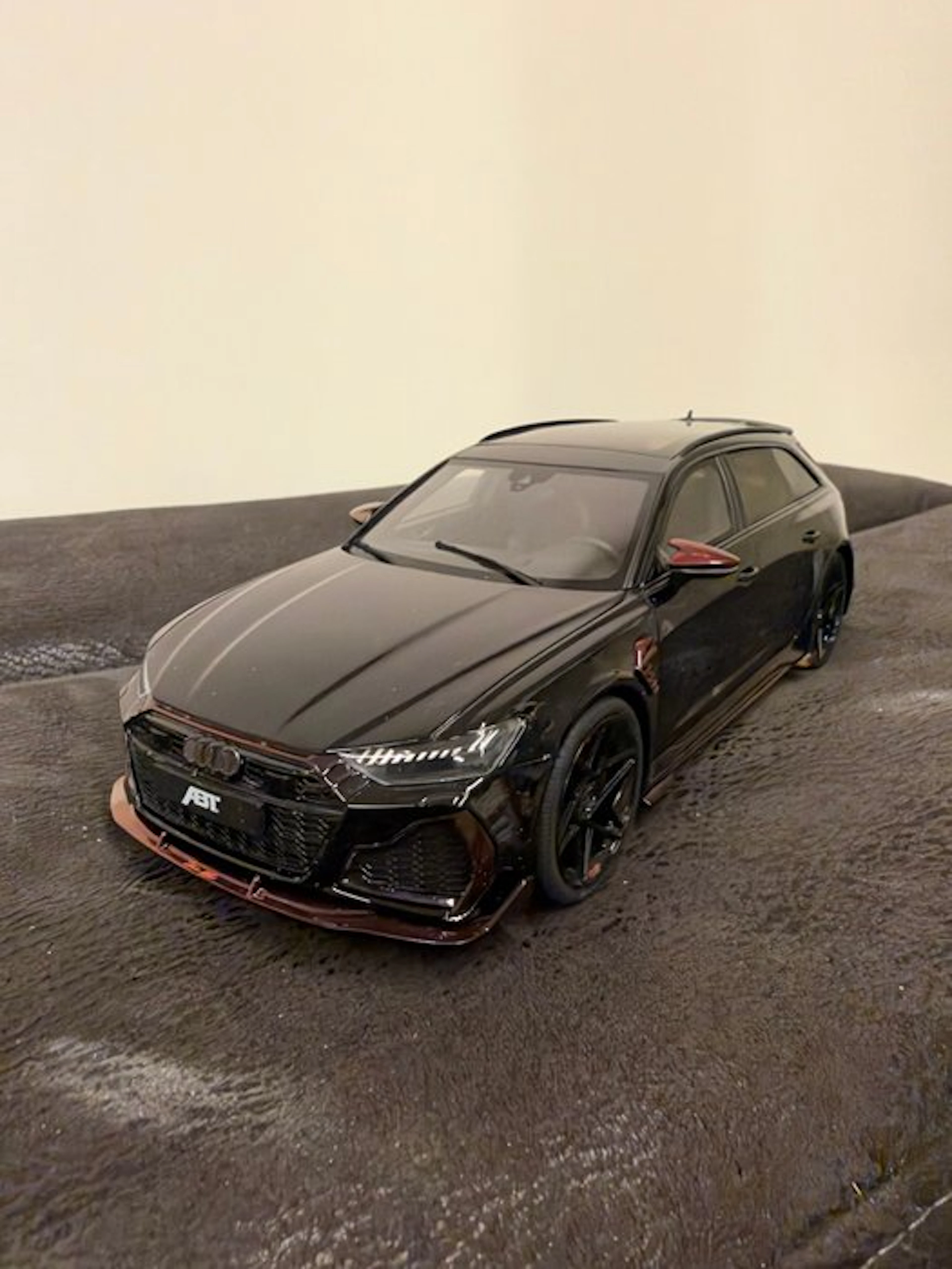 GT Spirit 1:18 - Model car - ABT RS6-R Avant