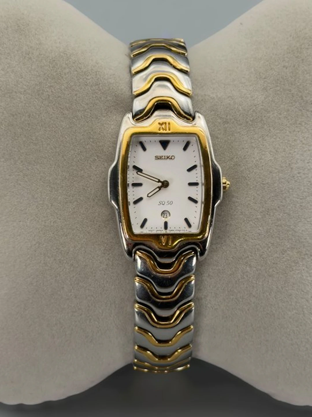 Seiko - SQ 50 7N89-F160 – Two-Tone Wave Tank Ladies Watch...