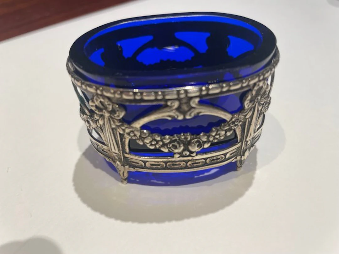 Dish - Glass - table bowl