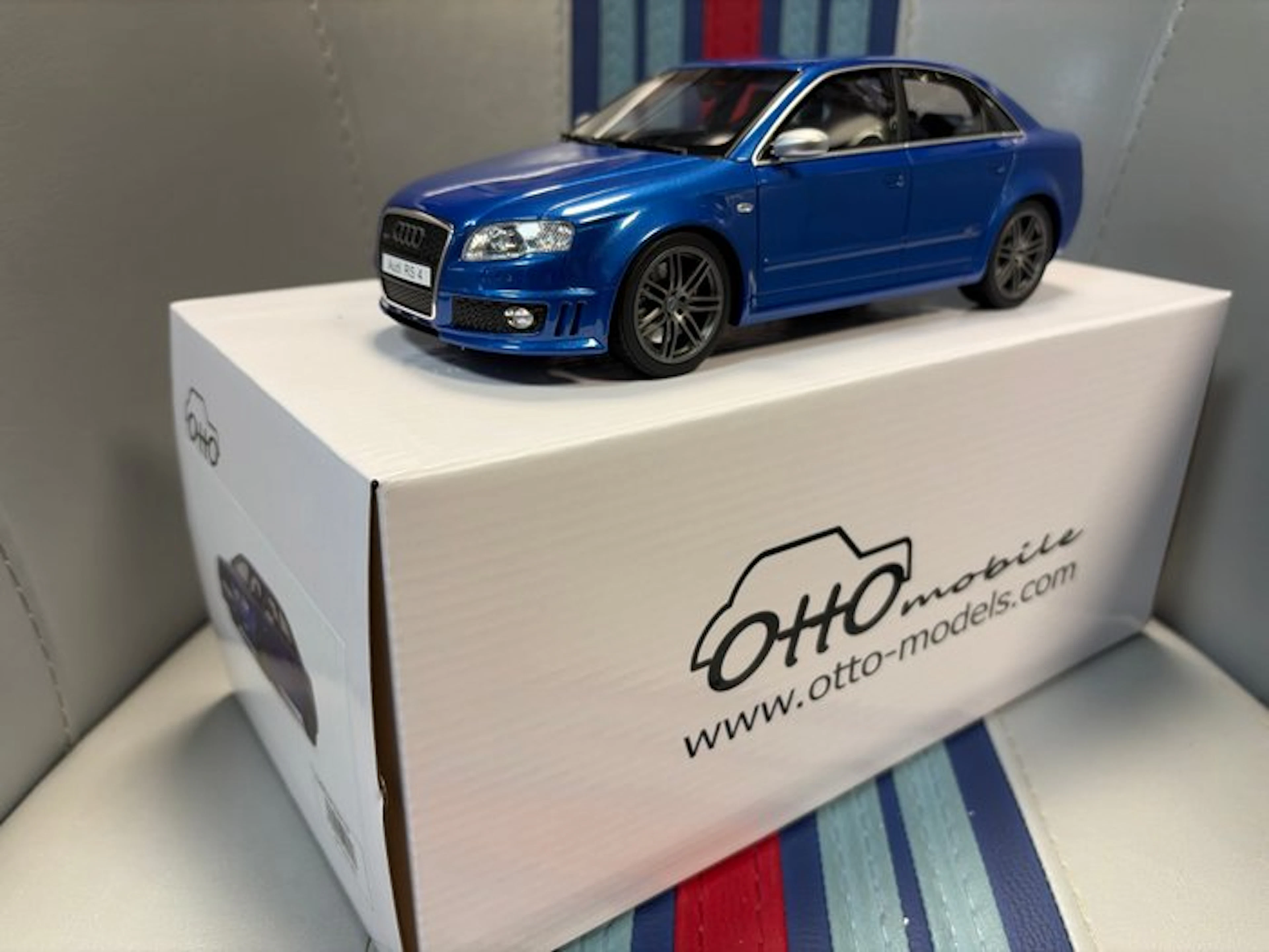 Otto Mobile 1:18 - Model car - AUDI RS4 B7 Sedan - OT1215 - 1 of 2000 pcs
