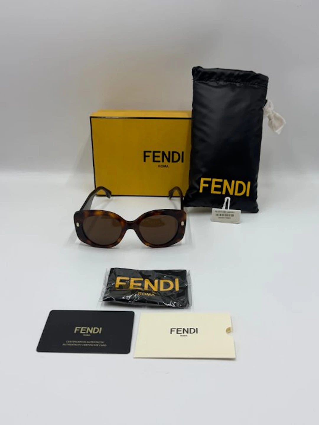 Fendi - FE40030I - Sunglasses