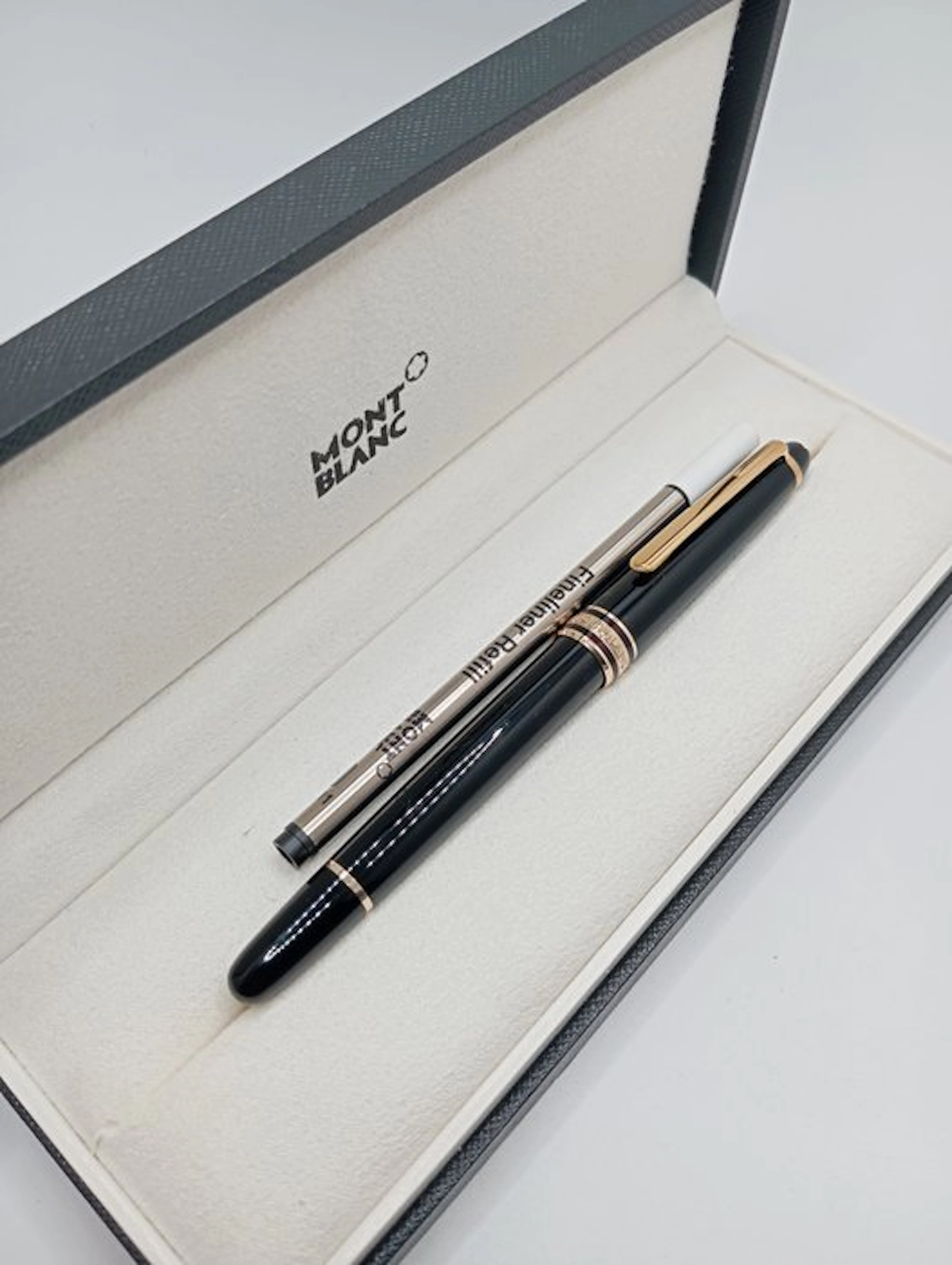 Montblanc - 163 Rollerball - Roller ball pen