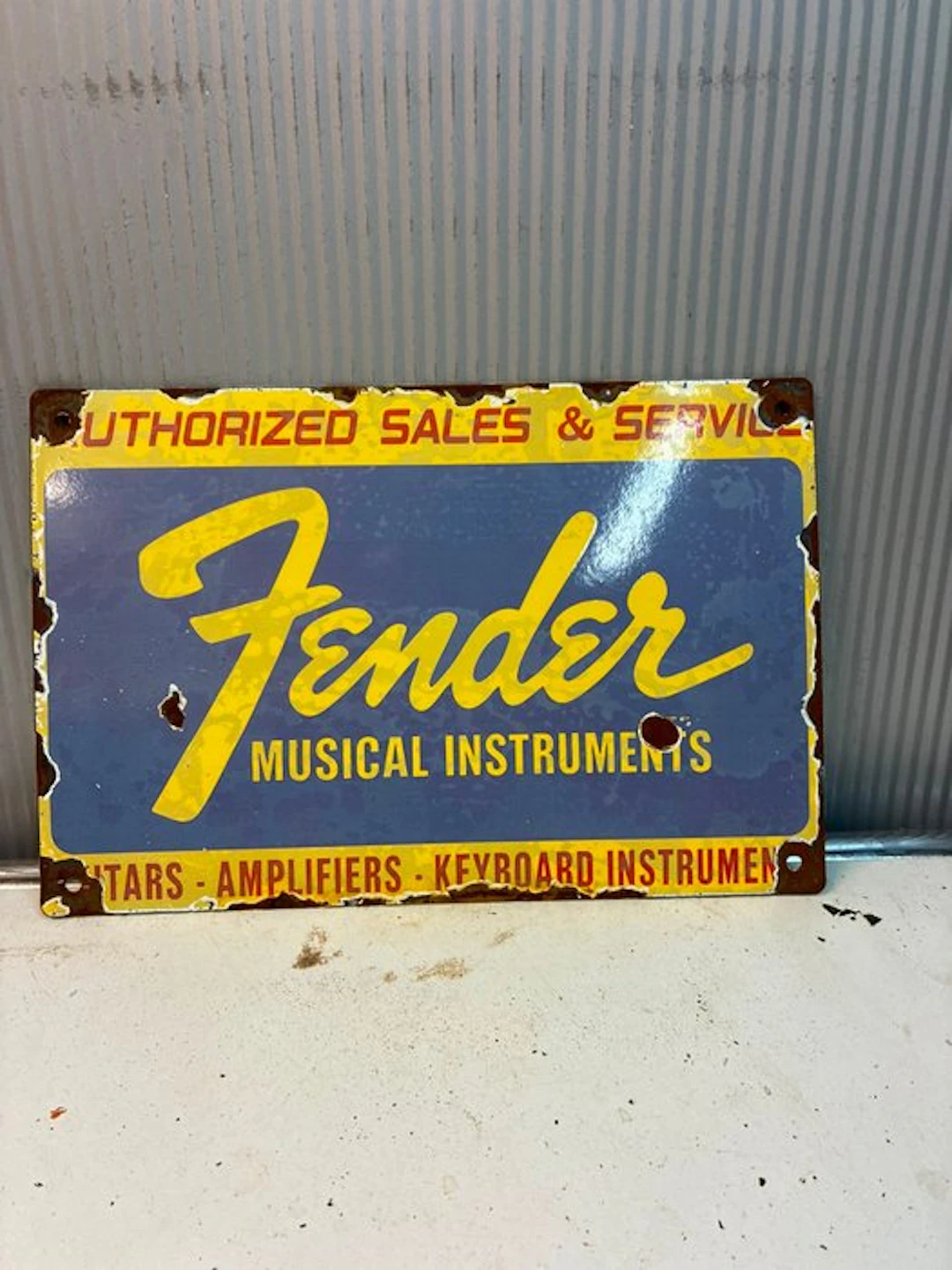 Fender Musical Instruments – Guitars & Amplifiers –...