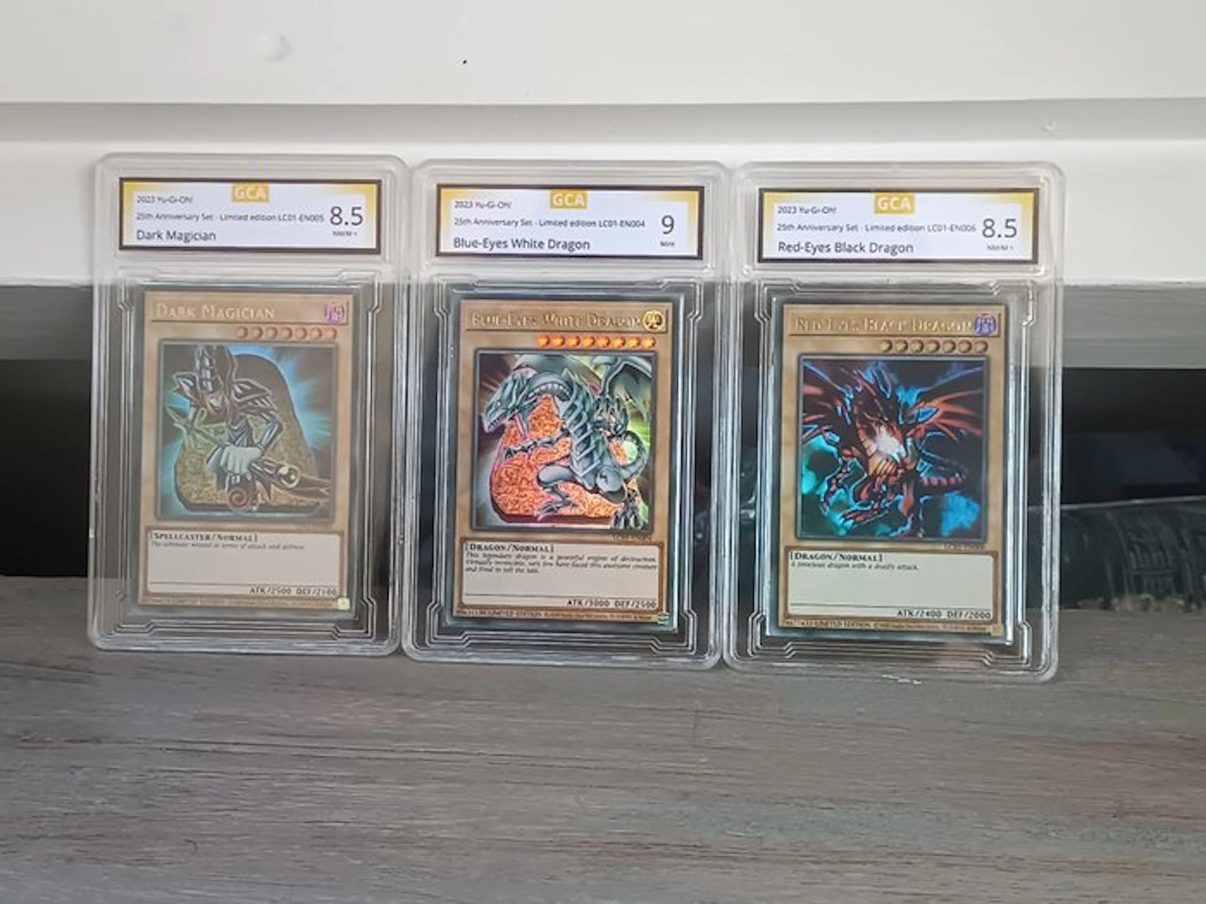 Konami - 3 Card - Yu-Gi-Oh! - Red-Eyes Black Dragon
