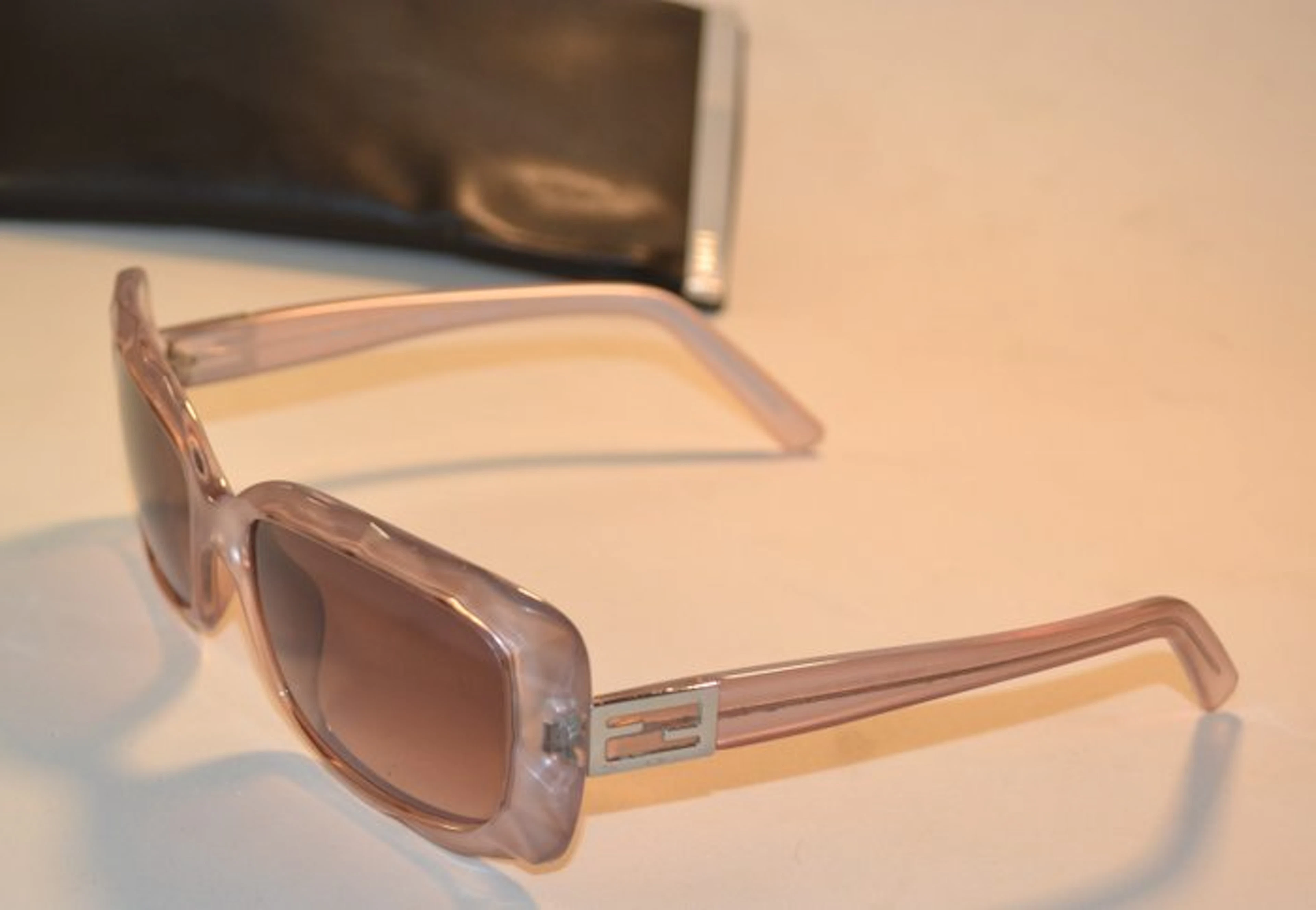 Fendi - FS5142 - Sunglasses