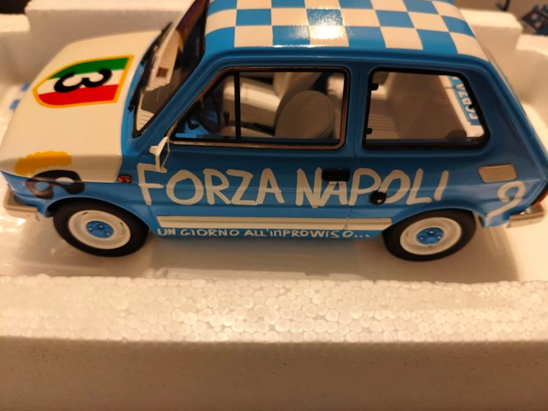 Laudoracing 1:18 - Model sedan - Fiat 126 Personal "Forza...