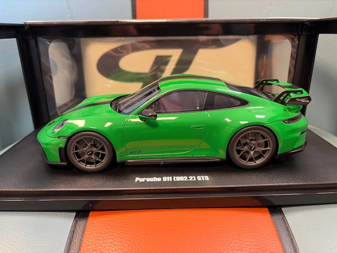 GT Spirit 1:18 - Model sports car - Porsche 911 992.2 GT3 - 2023