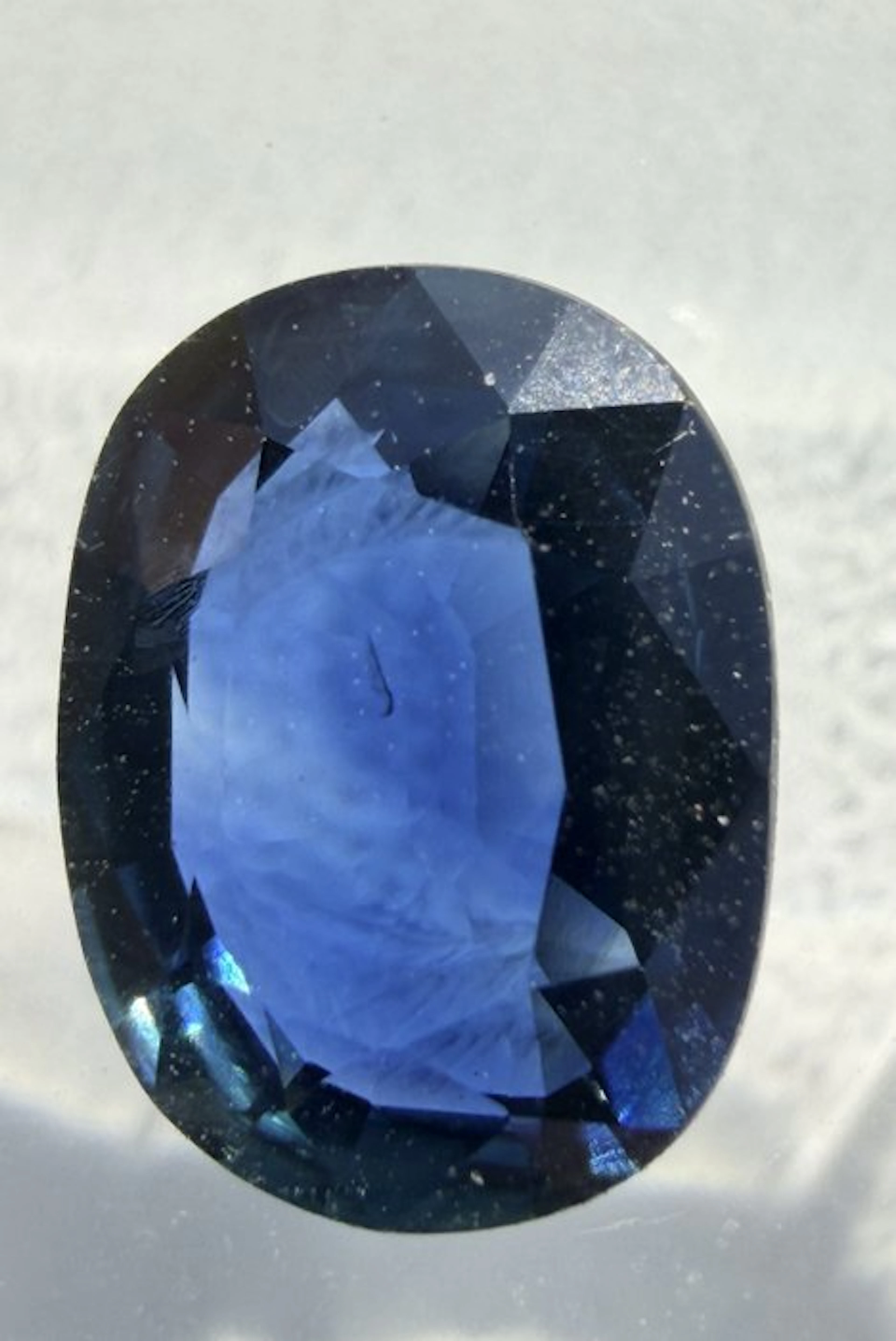 Blue Sapphire - 1.50 ct - Antwerp Laboratory for Gemstone Testing (ALGT)