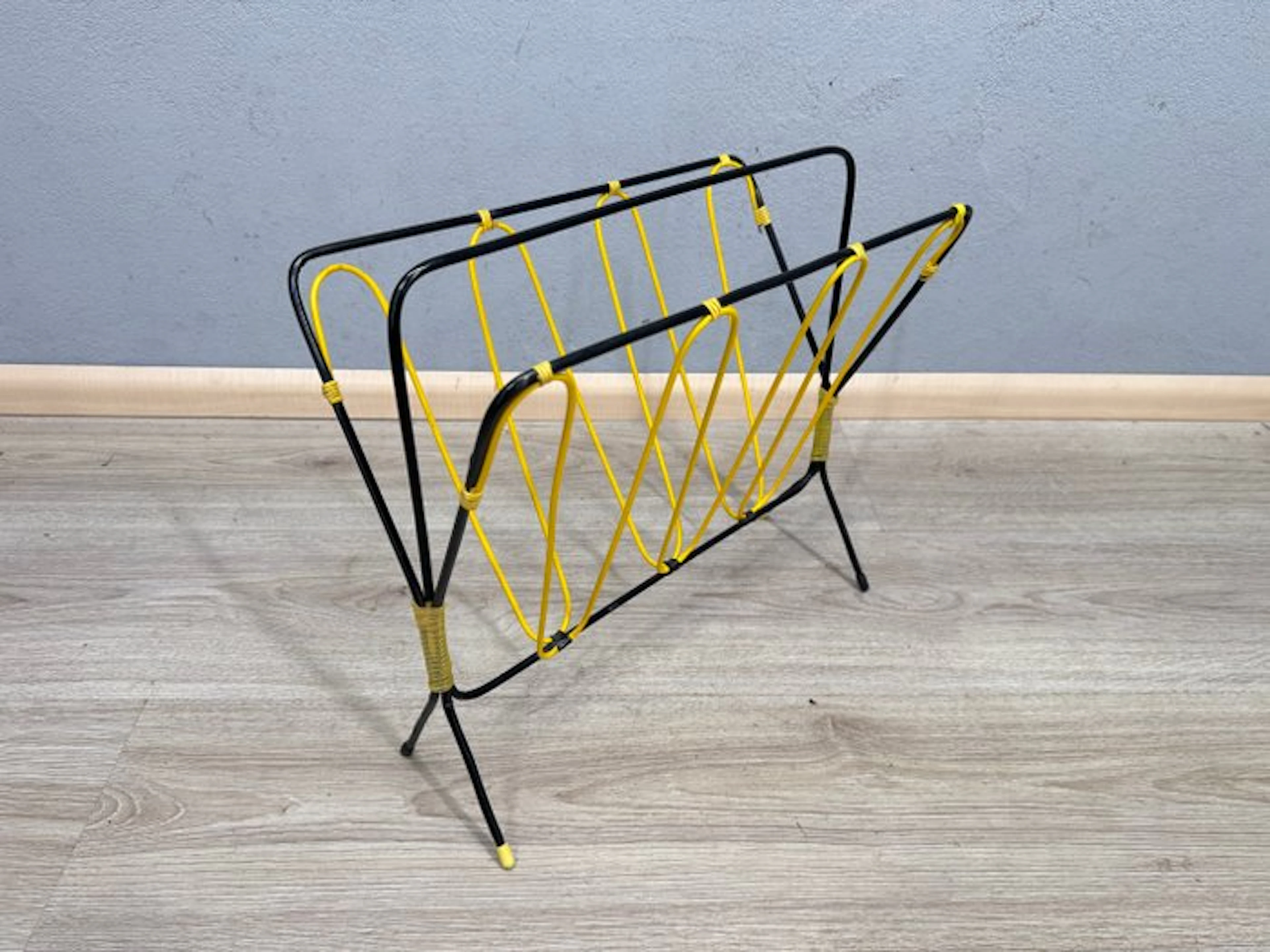 Magazine rack - Metal - Mid-Century reading rack