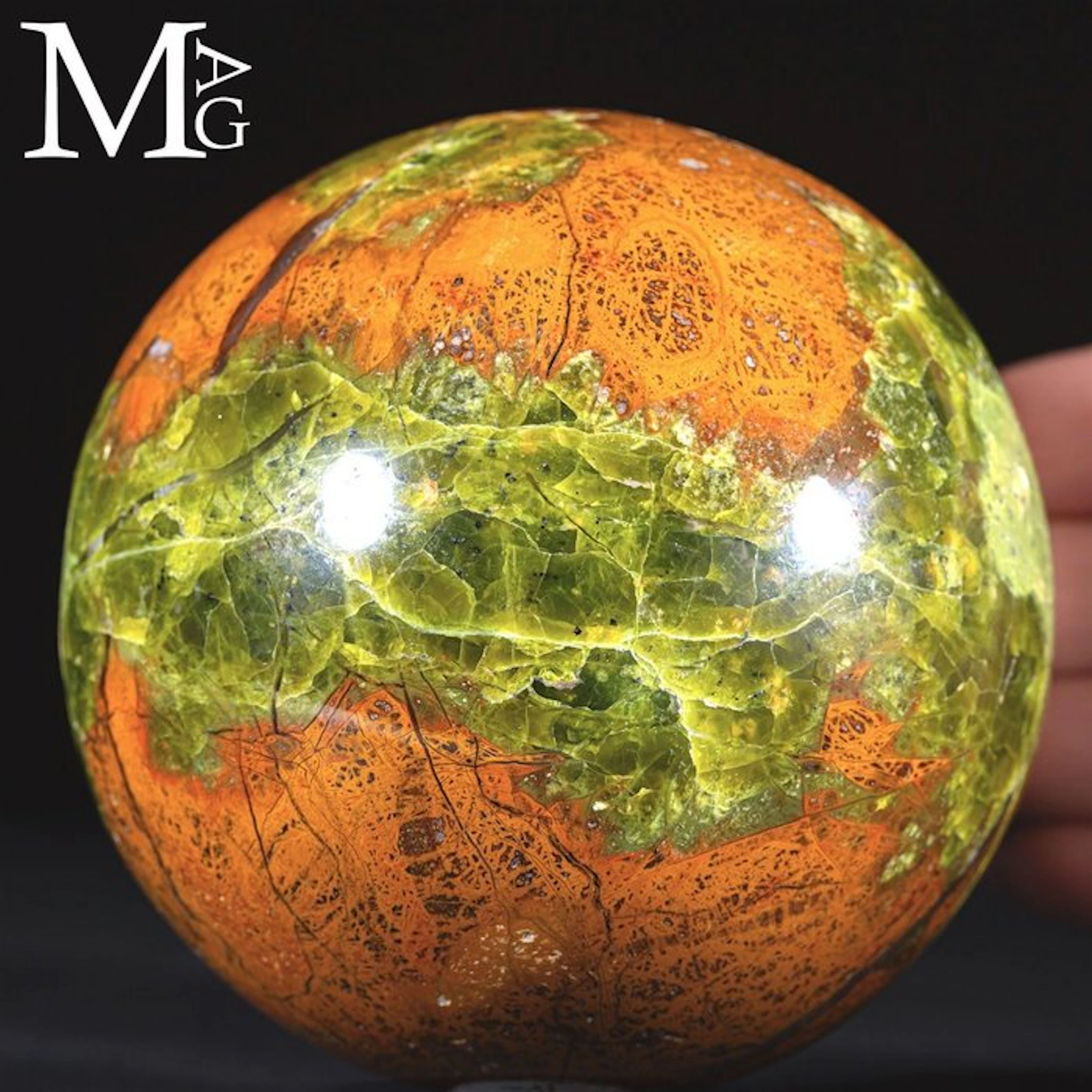 Green serpentine with a breccia matrix of intense ochre color
