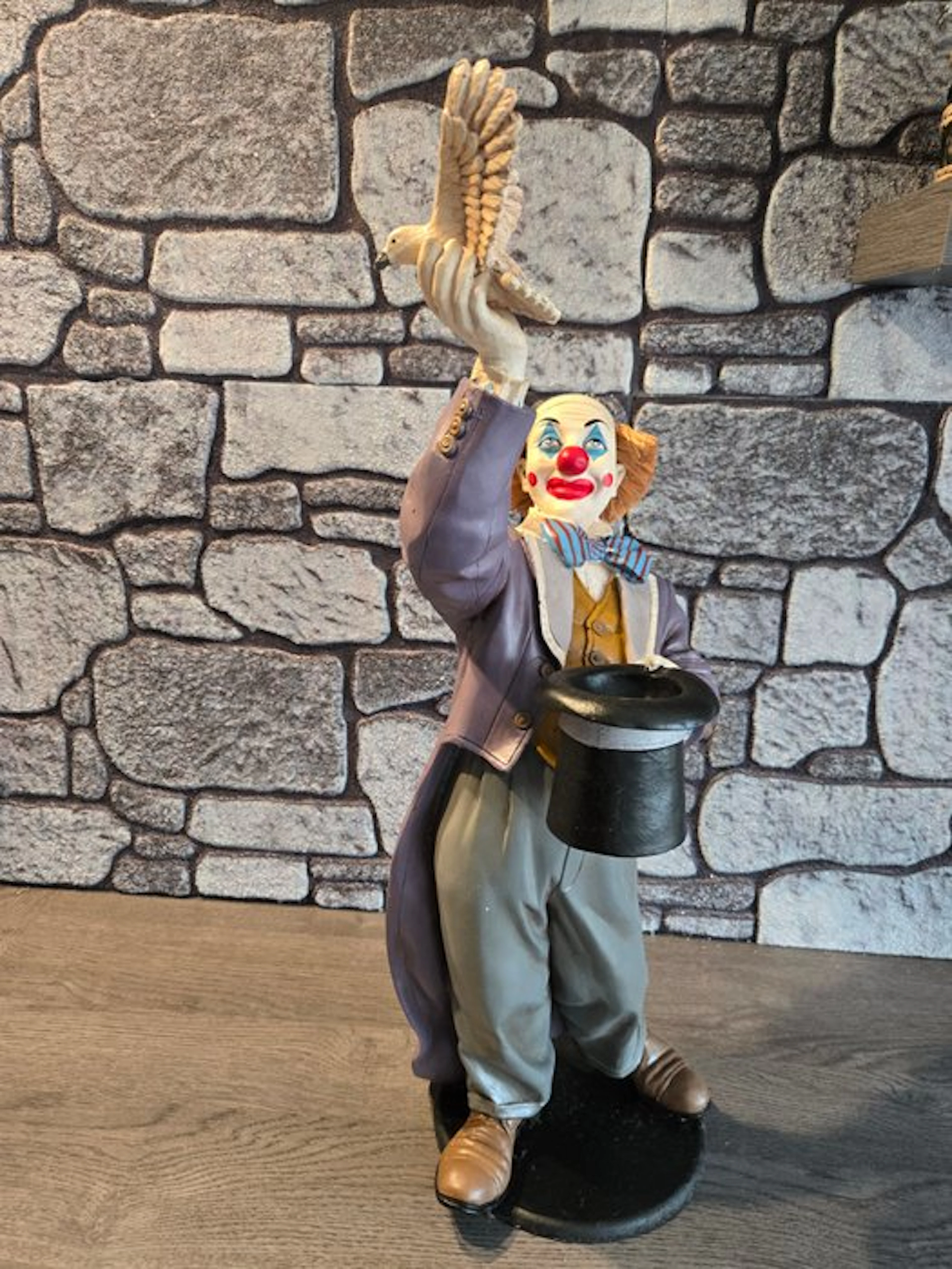 Jun Asilo Filipijnen - Jun Asilo - Statue