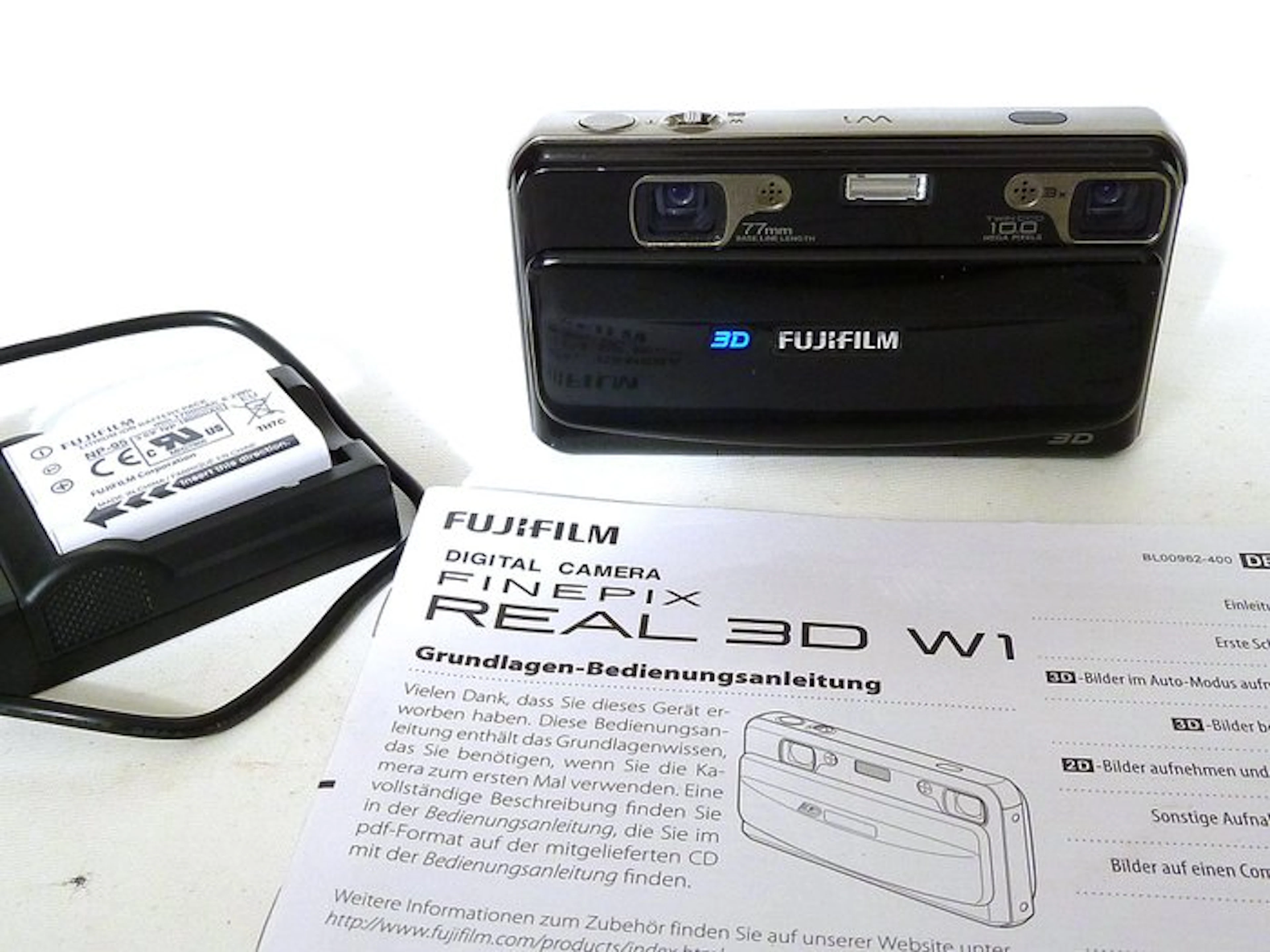 Fuji Fujifilm 3D W1 camera