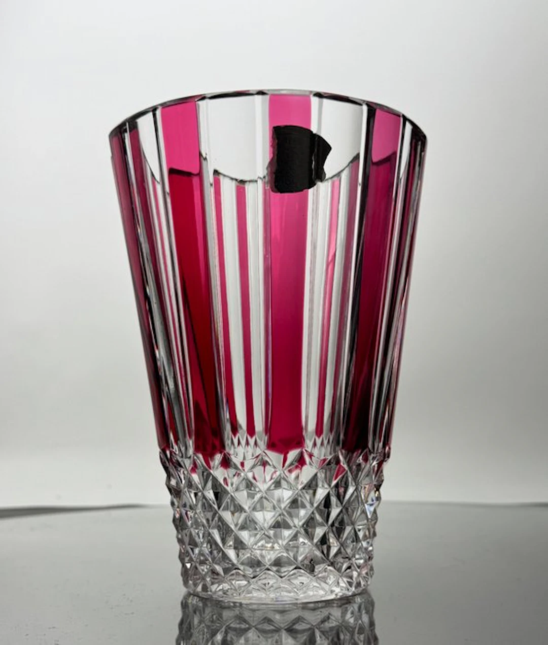 Val Saint Lambert - Vase - Crystal - Red vase signed VSL