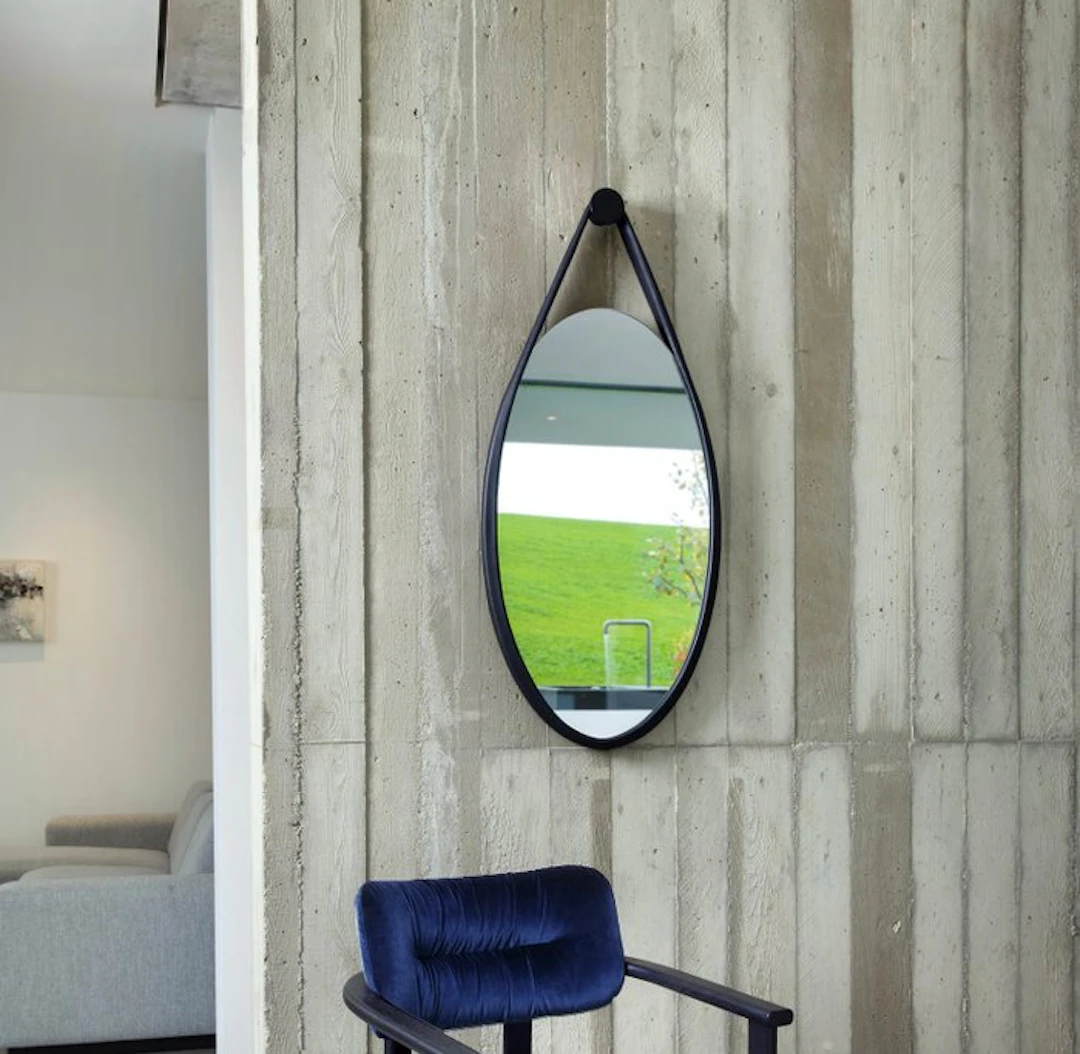 favius - Mikkel Vandborg - Wall mirror- HIDE - Glass, Leather