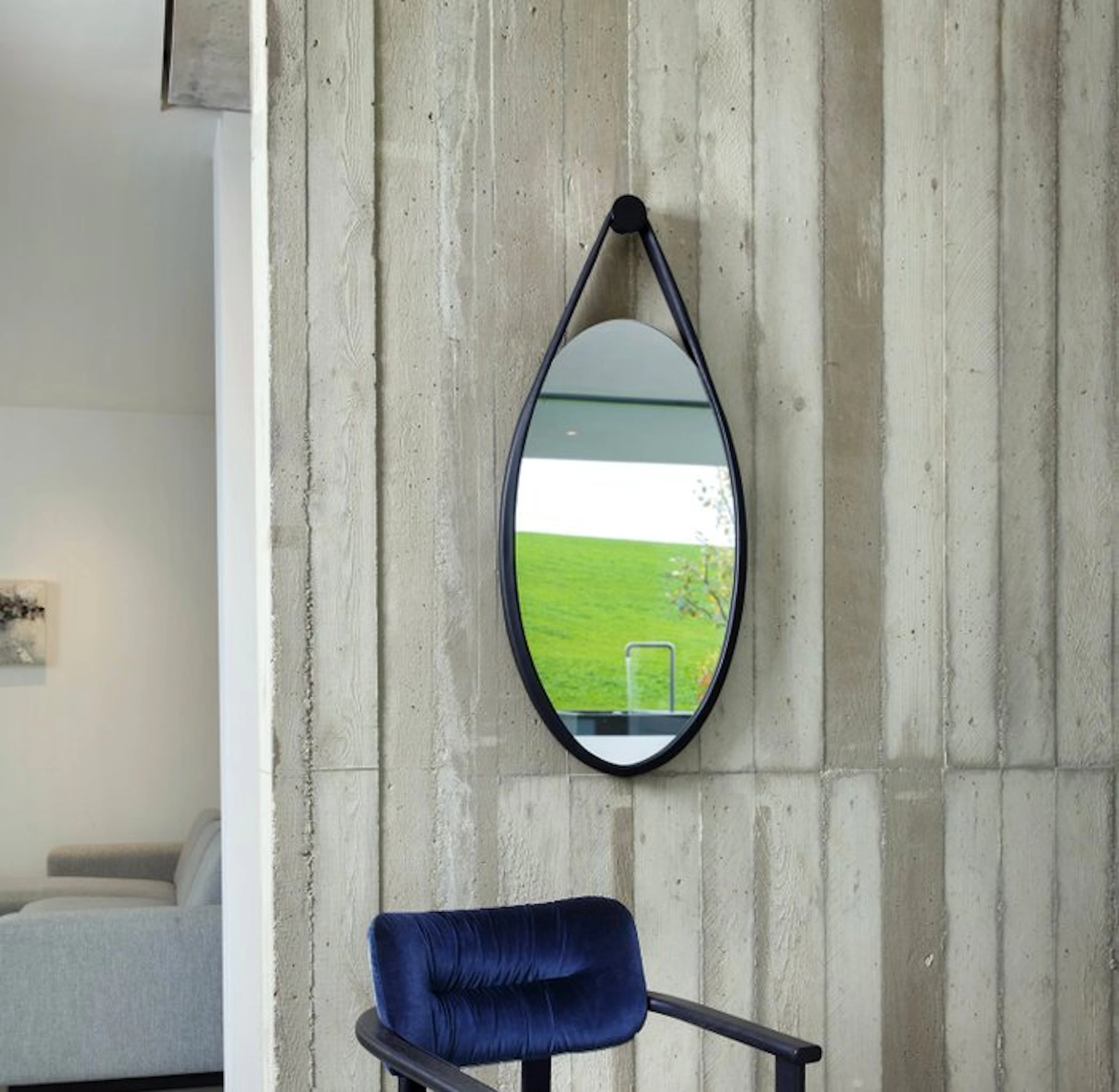 favius - Mikkel Vandborg - Wall mirror- HIDE - Glass, Leather