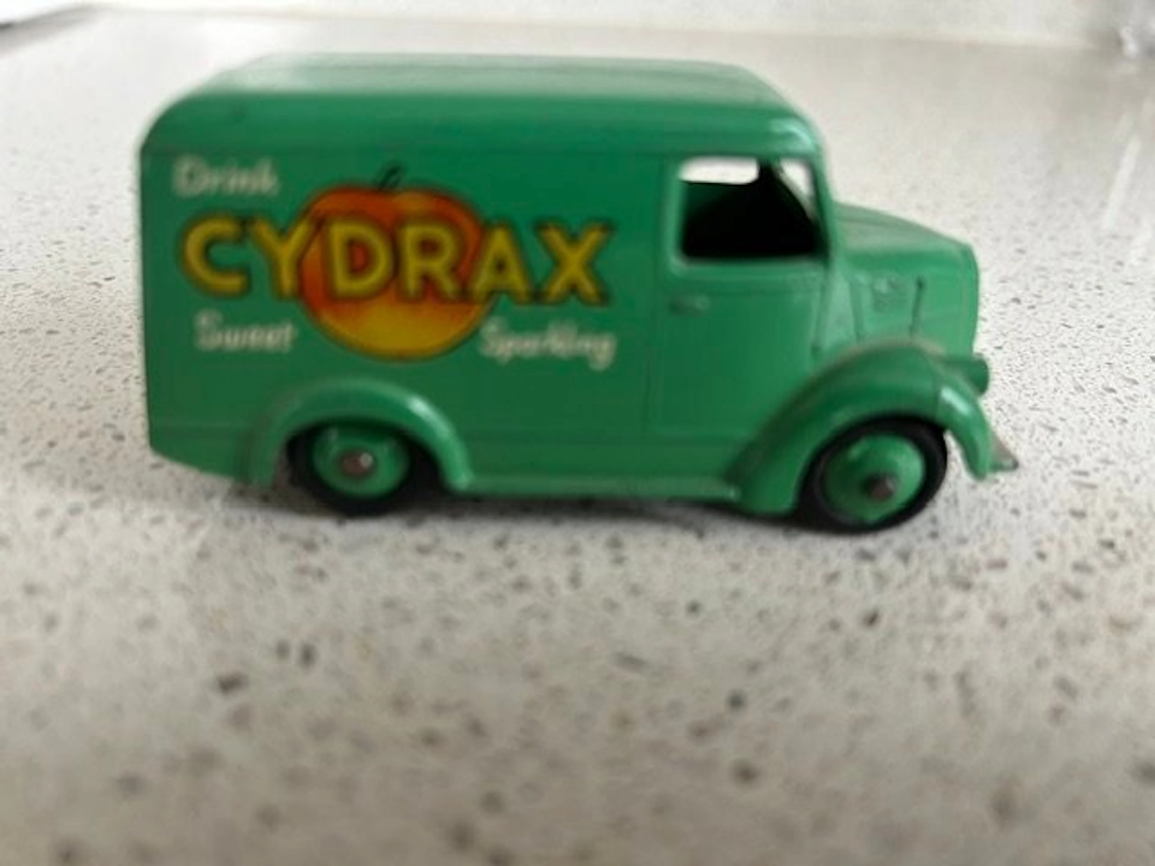 Dinky Toys 1:43 - Model car - Cydrax bezorgwagen - No. 545