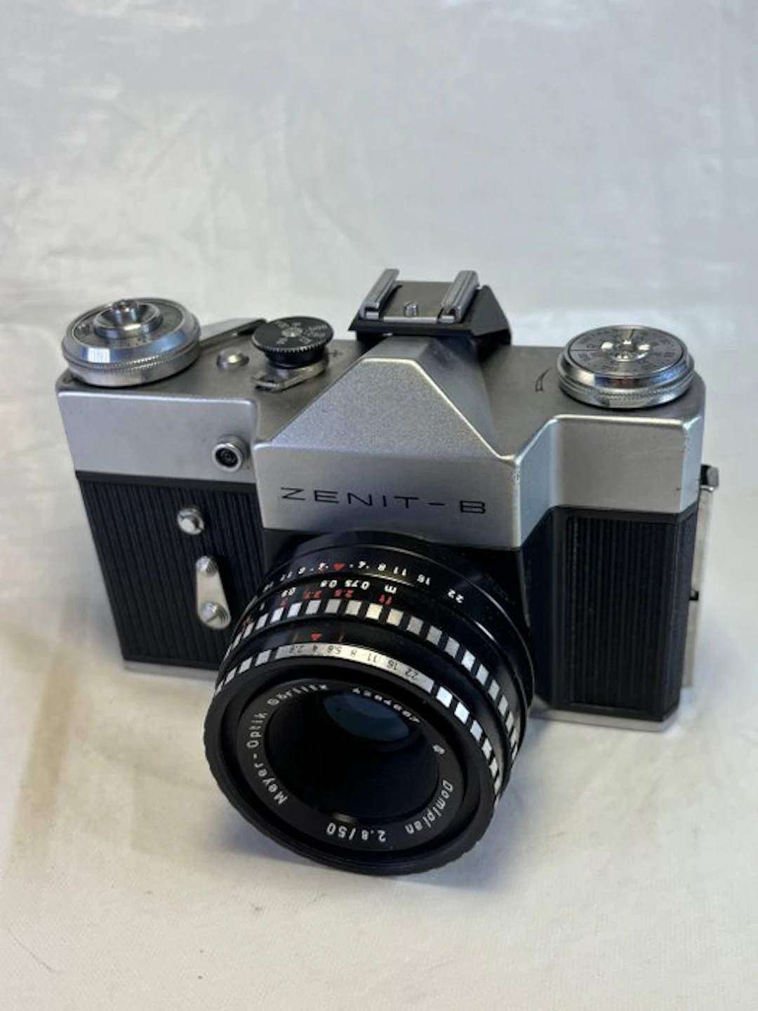 KMZ Krasnogorsk Zenit B ( K1240 ) 1968-1978 Single lens reflex camera (SLR)