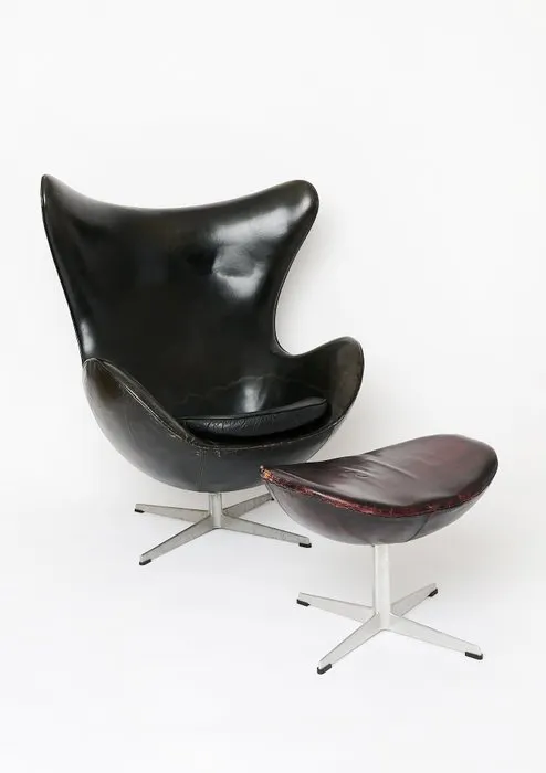 Fritz Hansen - Arne Jacobsen - Lounge chair with ottoman...