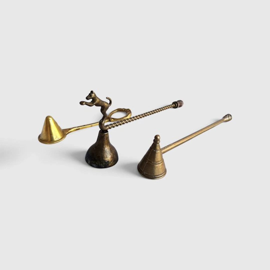 Decorative ornament (3) - France - Bronze and brass candle snuffer