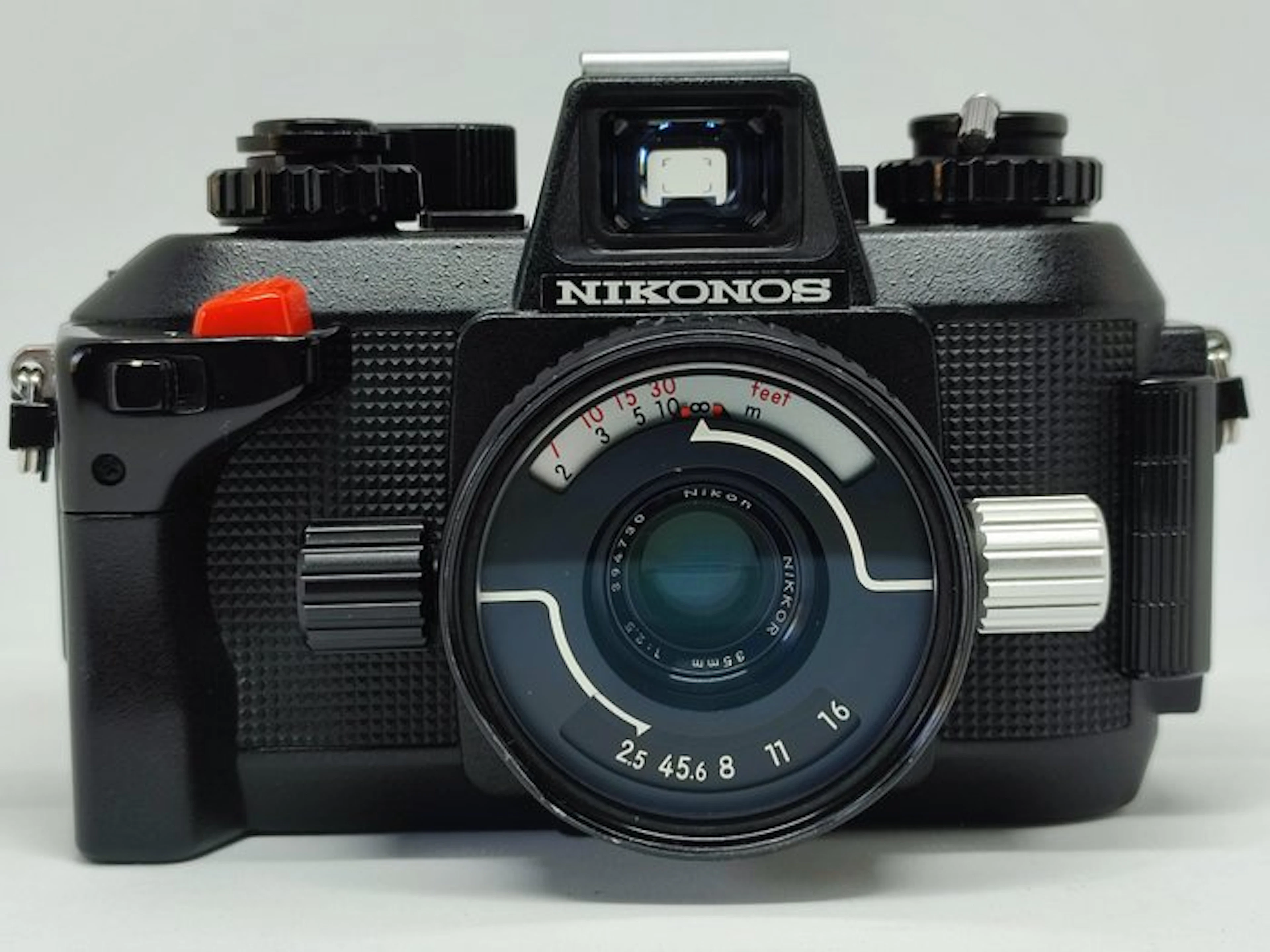 Nikon nikonos IV-A & UW nikkor 35mm f2.5 Analogue camera